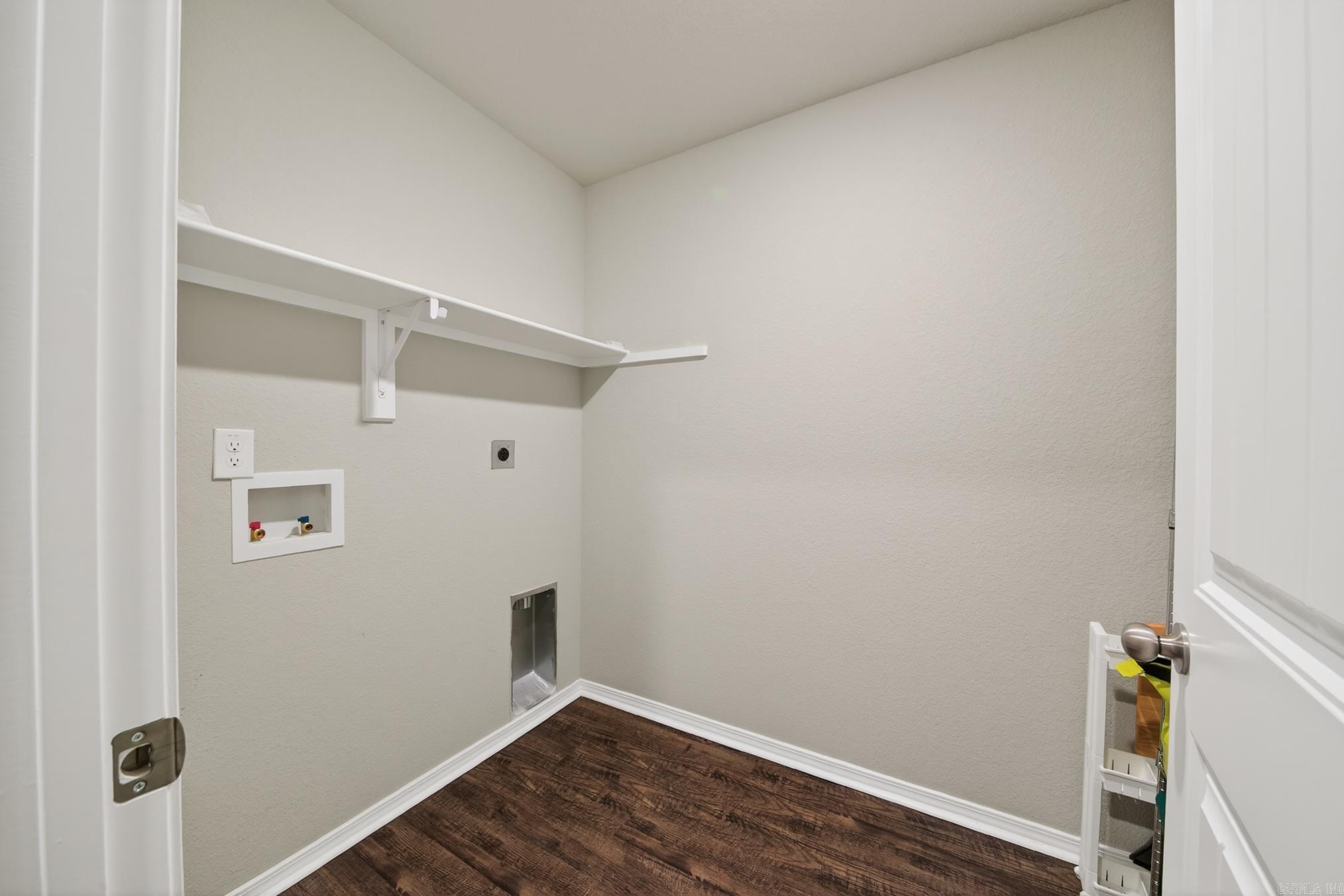 OAKLAND GROVE ESTATES - Residential
