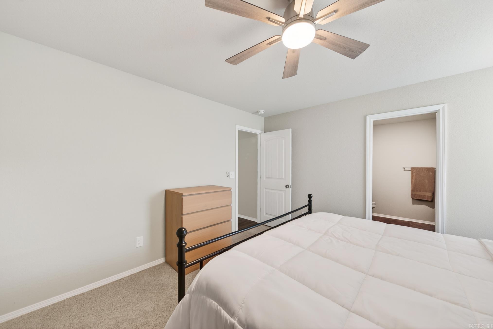 OAKLAND GROVE ESTATES - Residential