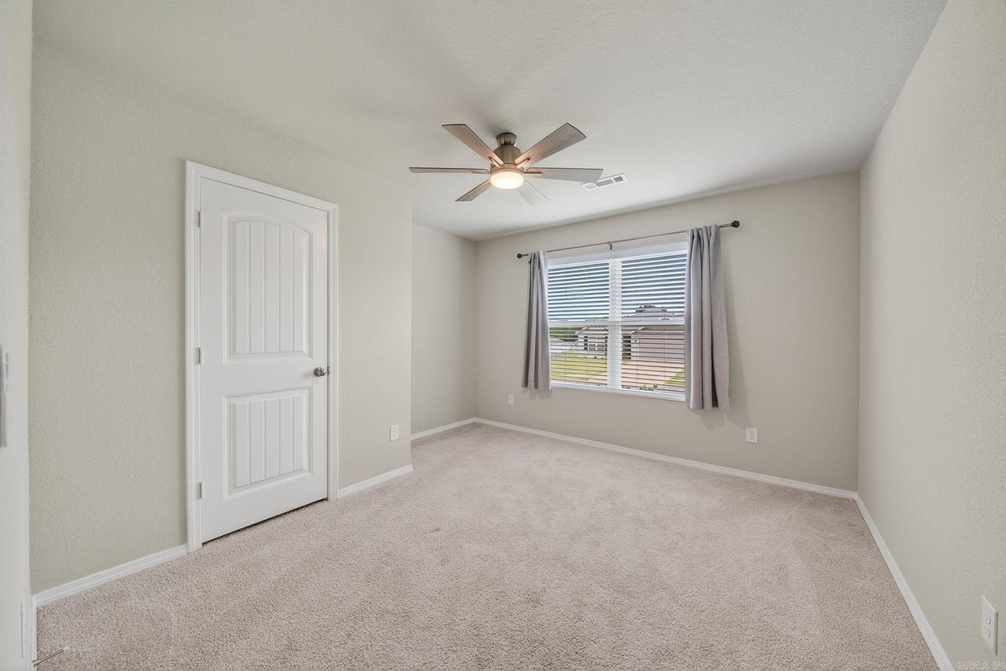 OAKLAND GROVE ESTATES - Residential