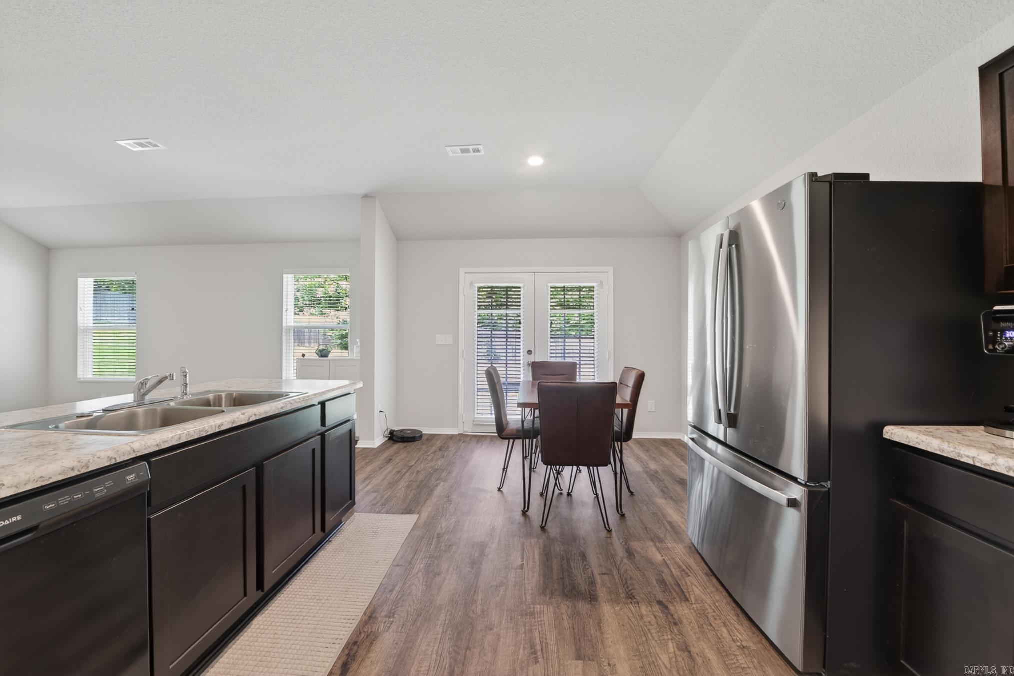 OAKLAND GROVE ESTATES - Residential
