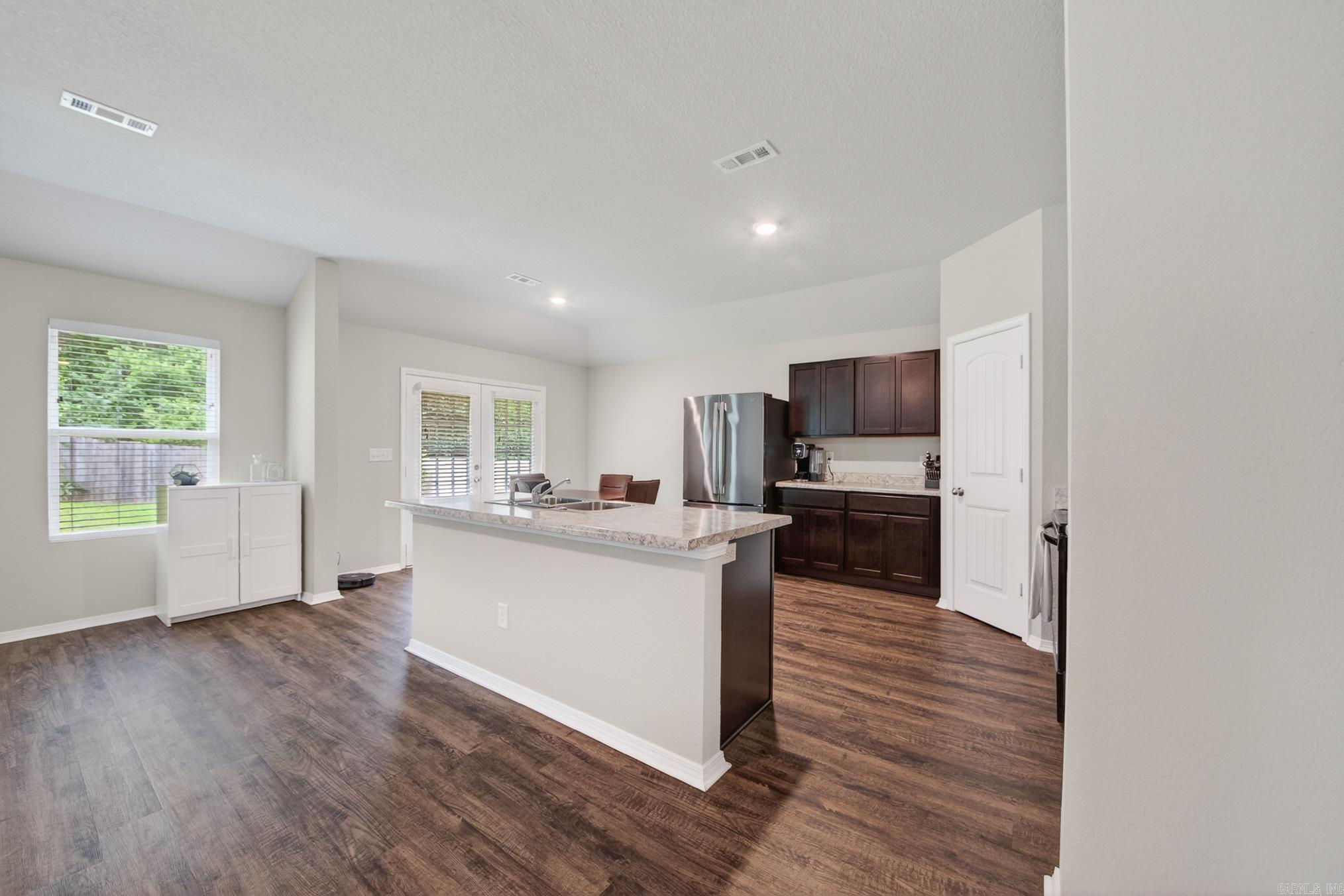OAKLAND GROVE ESTATES - Residential