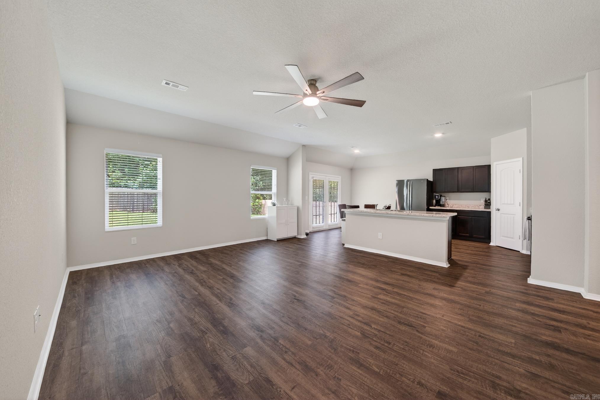 OAKLAND GROVE ESTATES - Residential