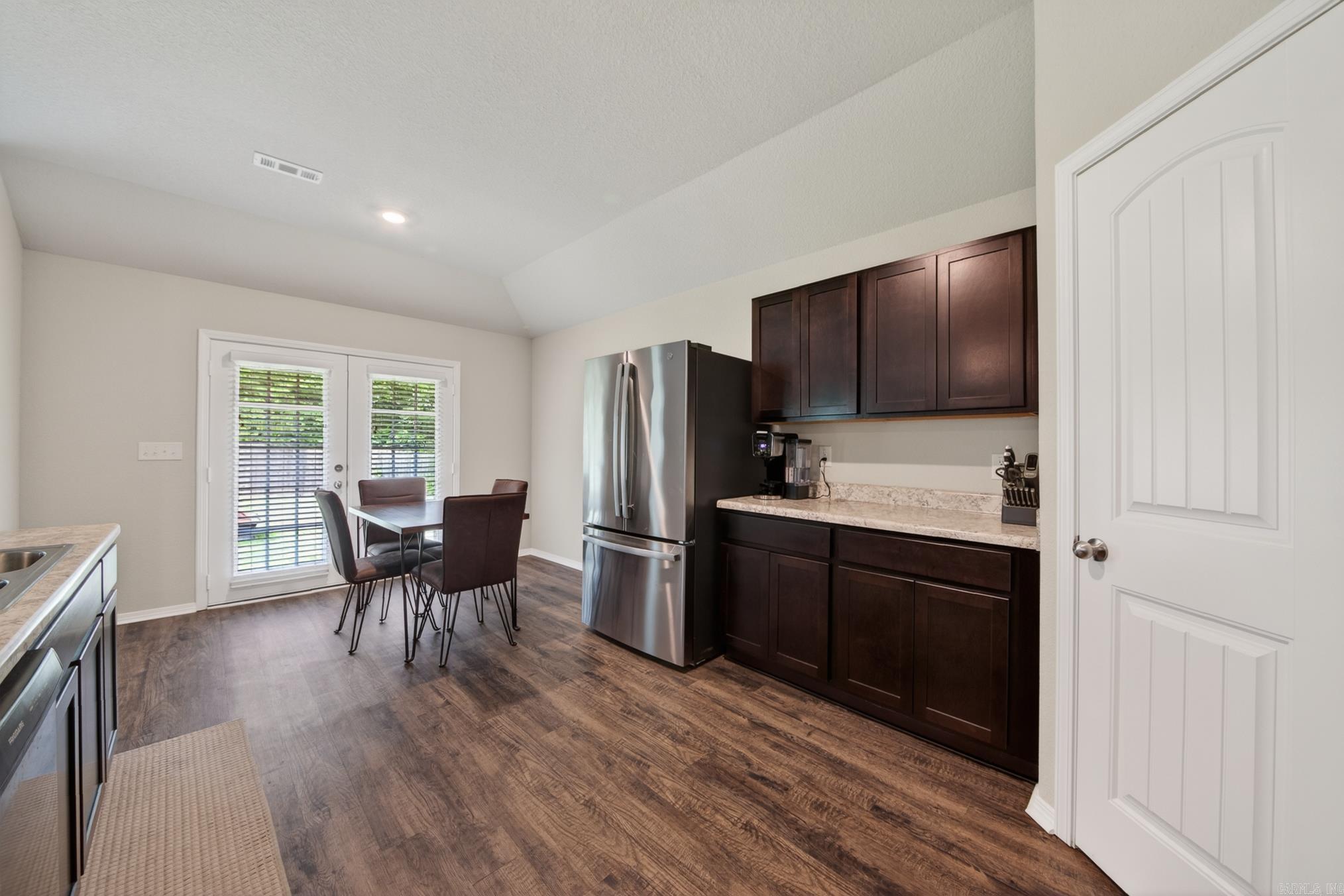 OAKLAND GROVE ESTATES - Residential
