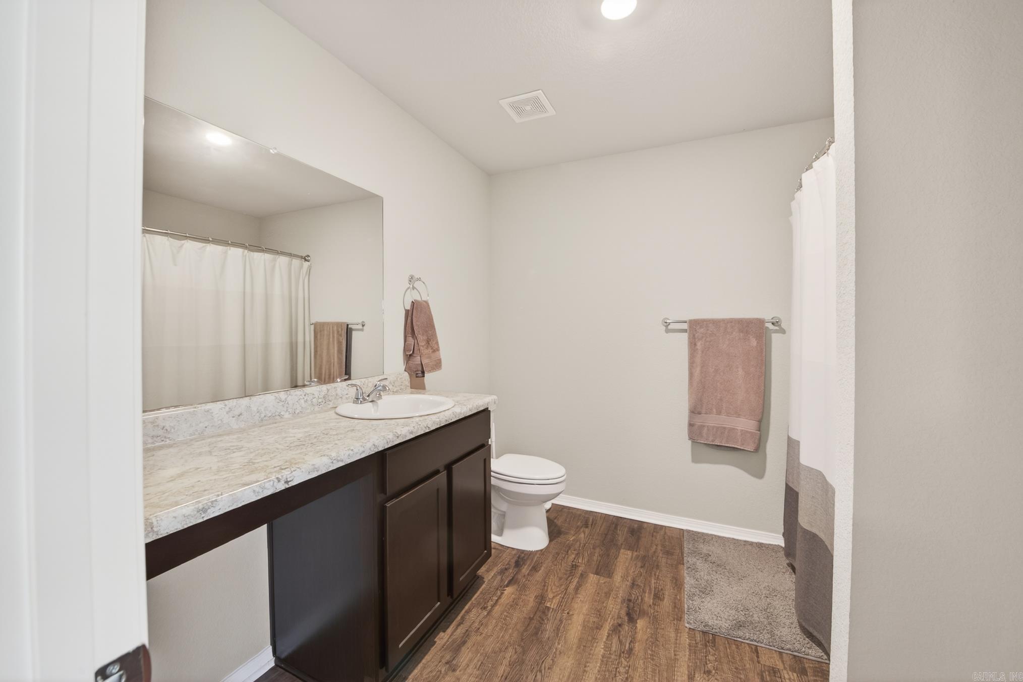 OAKLAND GROVE ESTATES - Residential