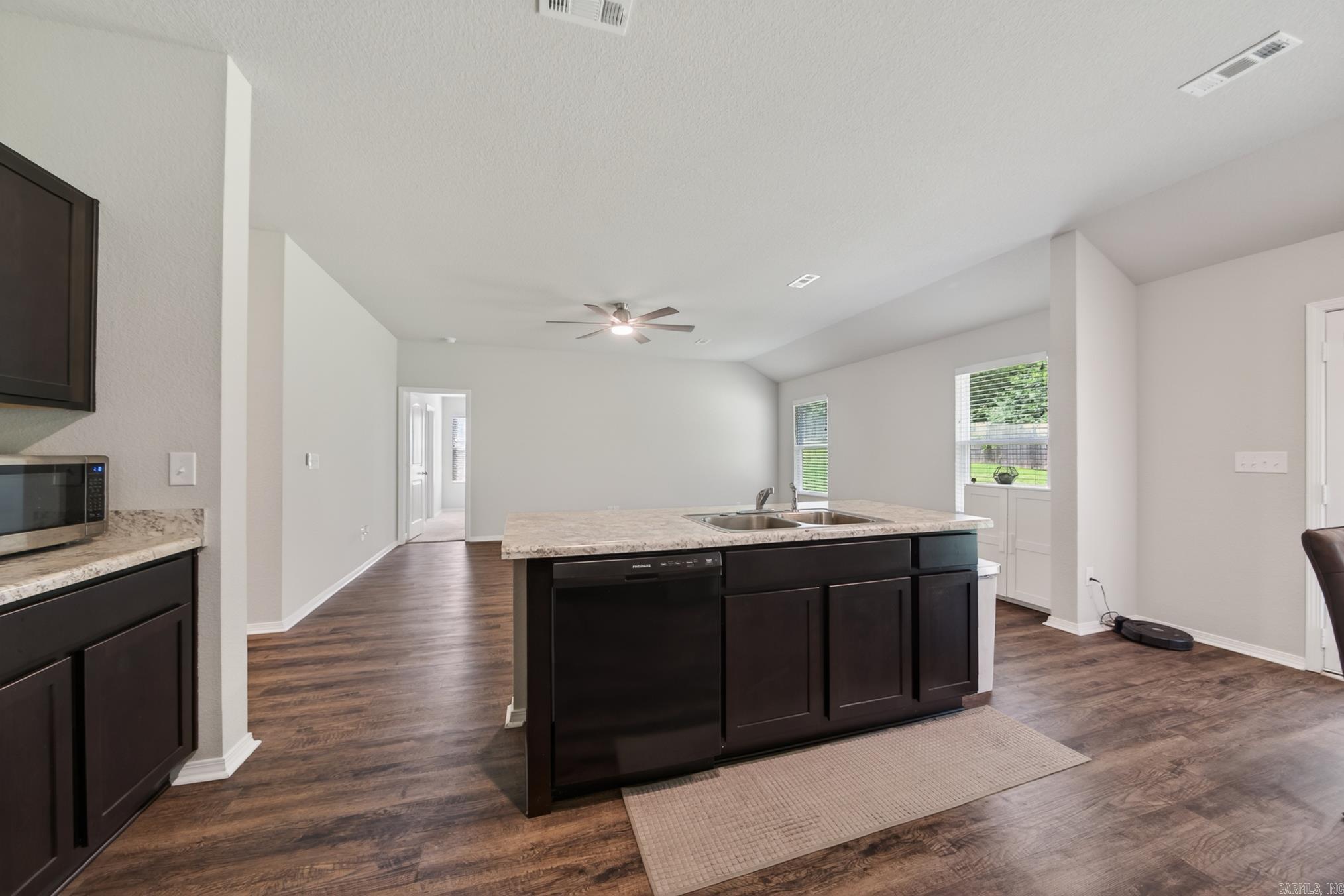 OAKLAND GROVE ESTATES - Residential