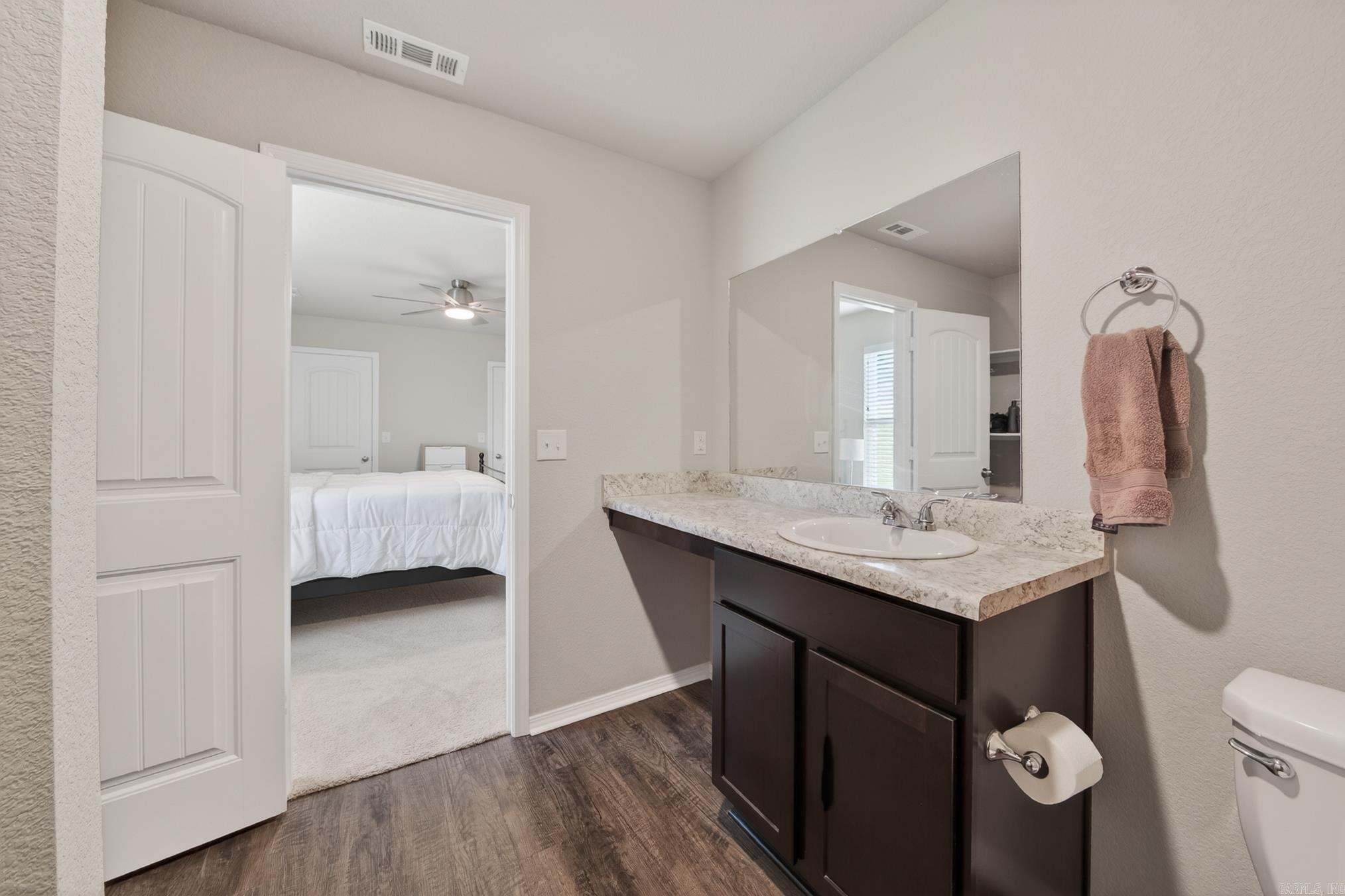 OAKLAND GROVE ESTATES - Residential
