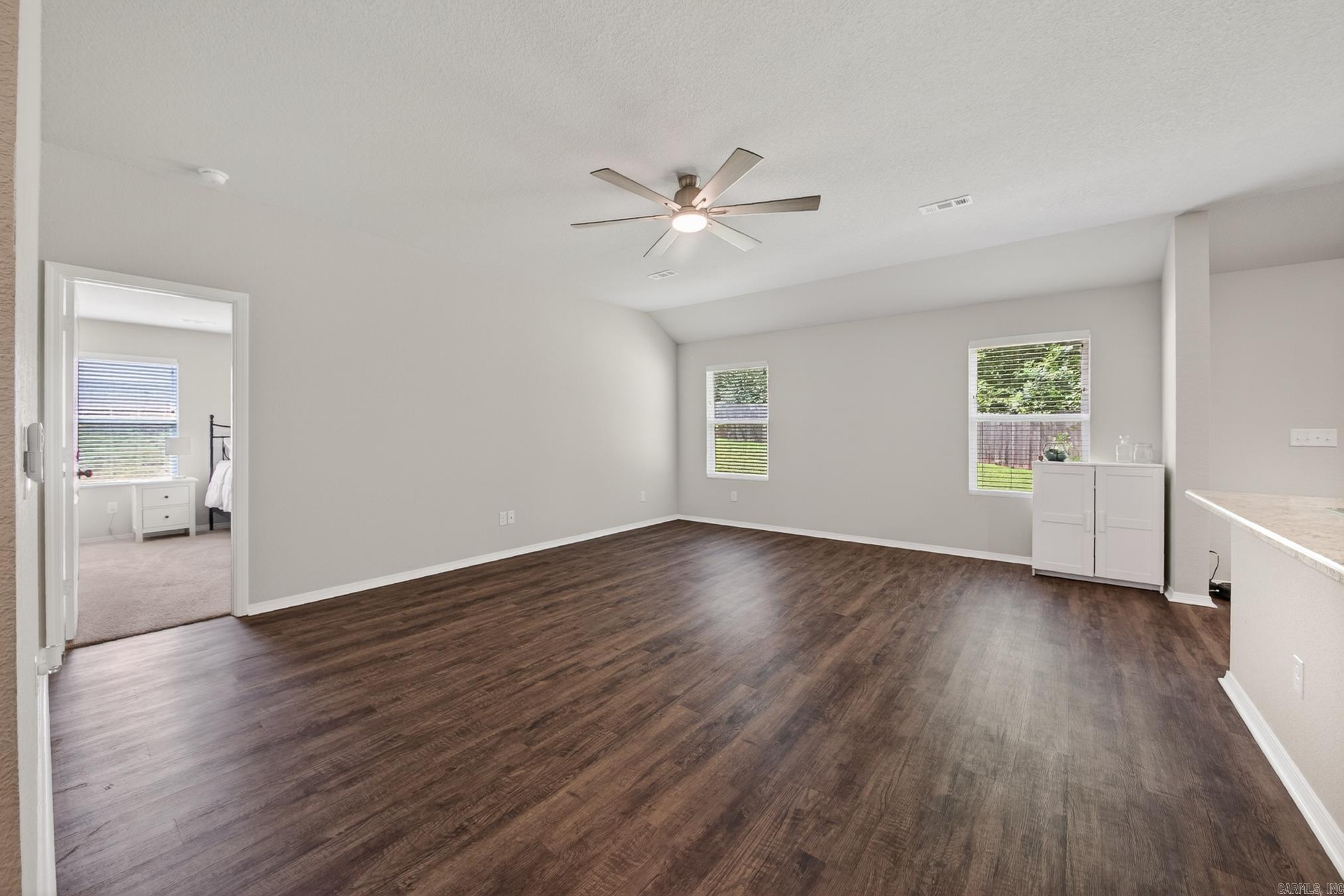 OAKLAND GROVE ESTATES - Residential