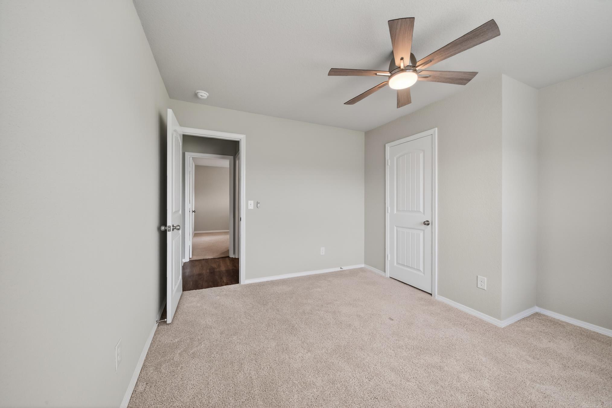 OAKLAND GROVE ESTATES - Residential