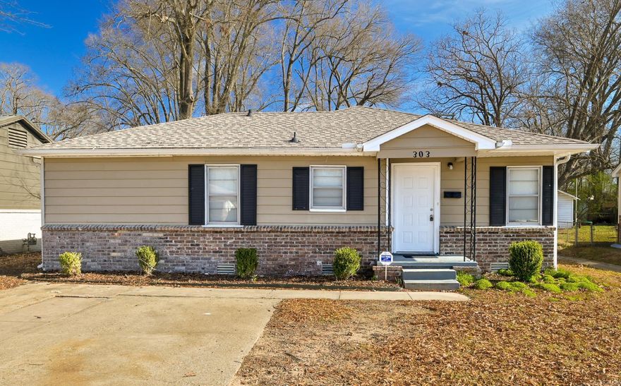 Great recently remodeled home in excellent location! 3 beds/2 baths. Beautiful remodel with extra living space options and a flat, private, fenced yard. Large kitchen with new Stainless steel range! Roof 2021! So many updates!! This is a must see!