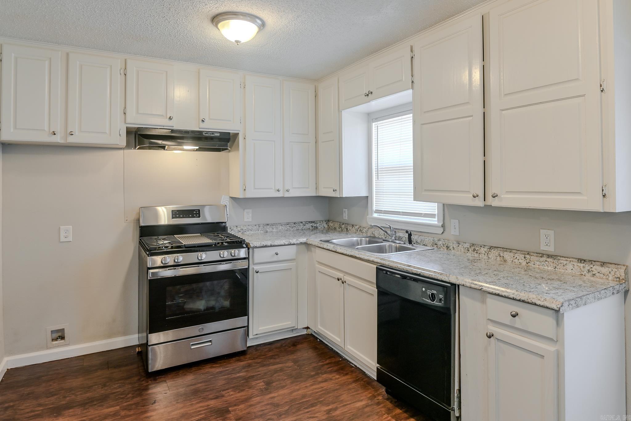 TROUTT - Residential