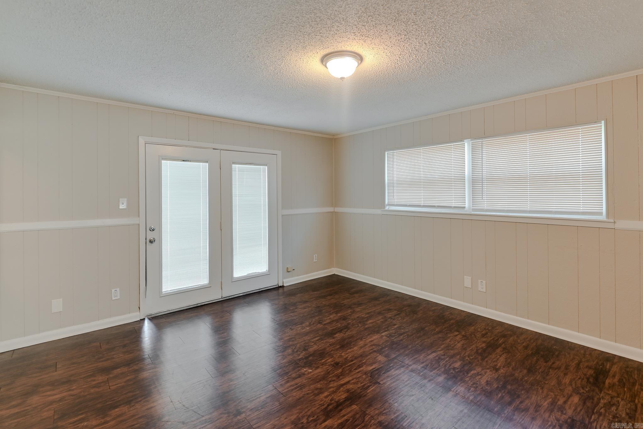 TROUTT - Residential