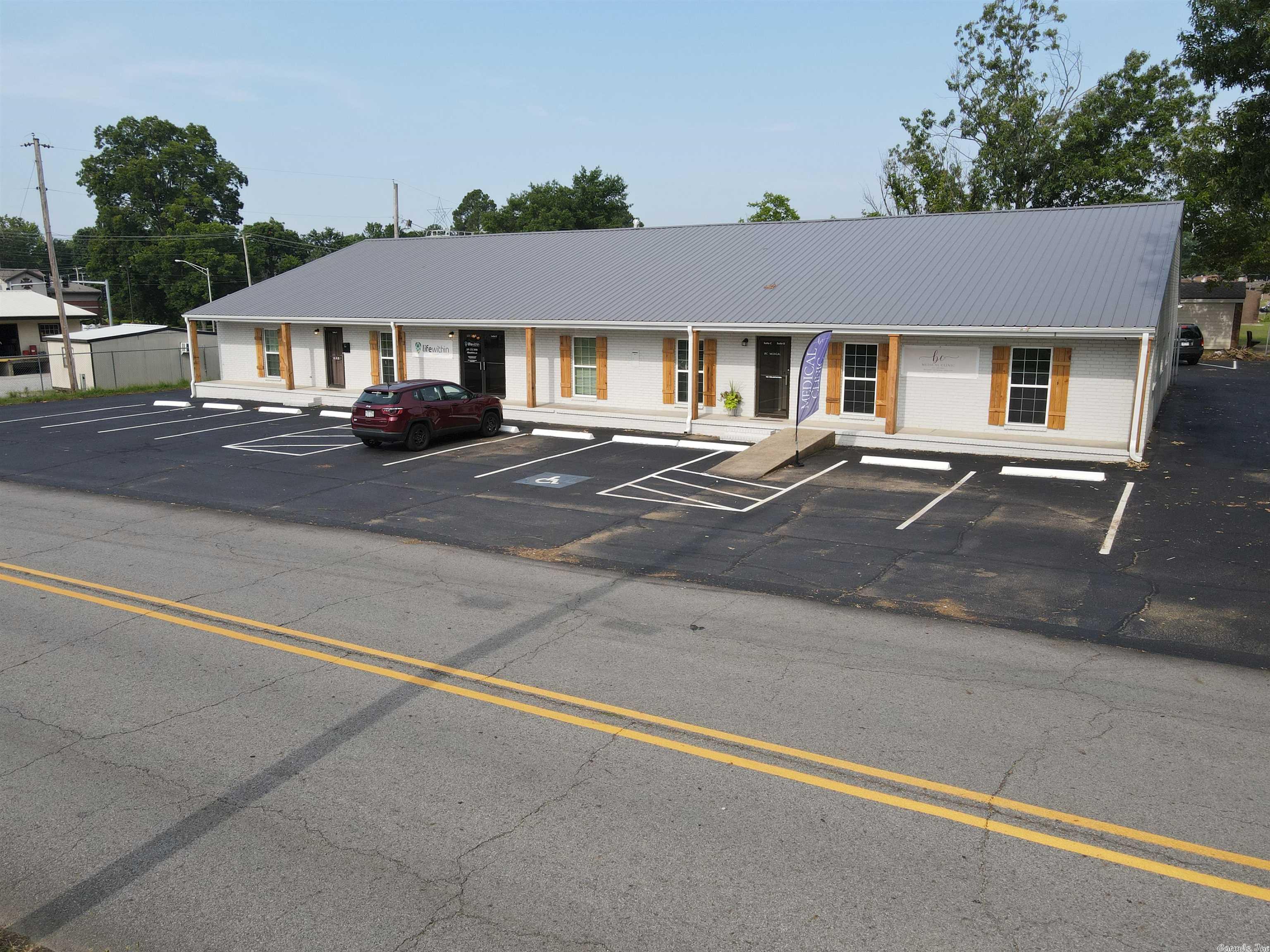 Woodruff - Commercial Lease