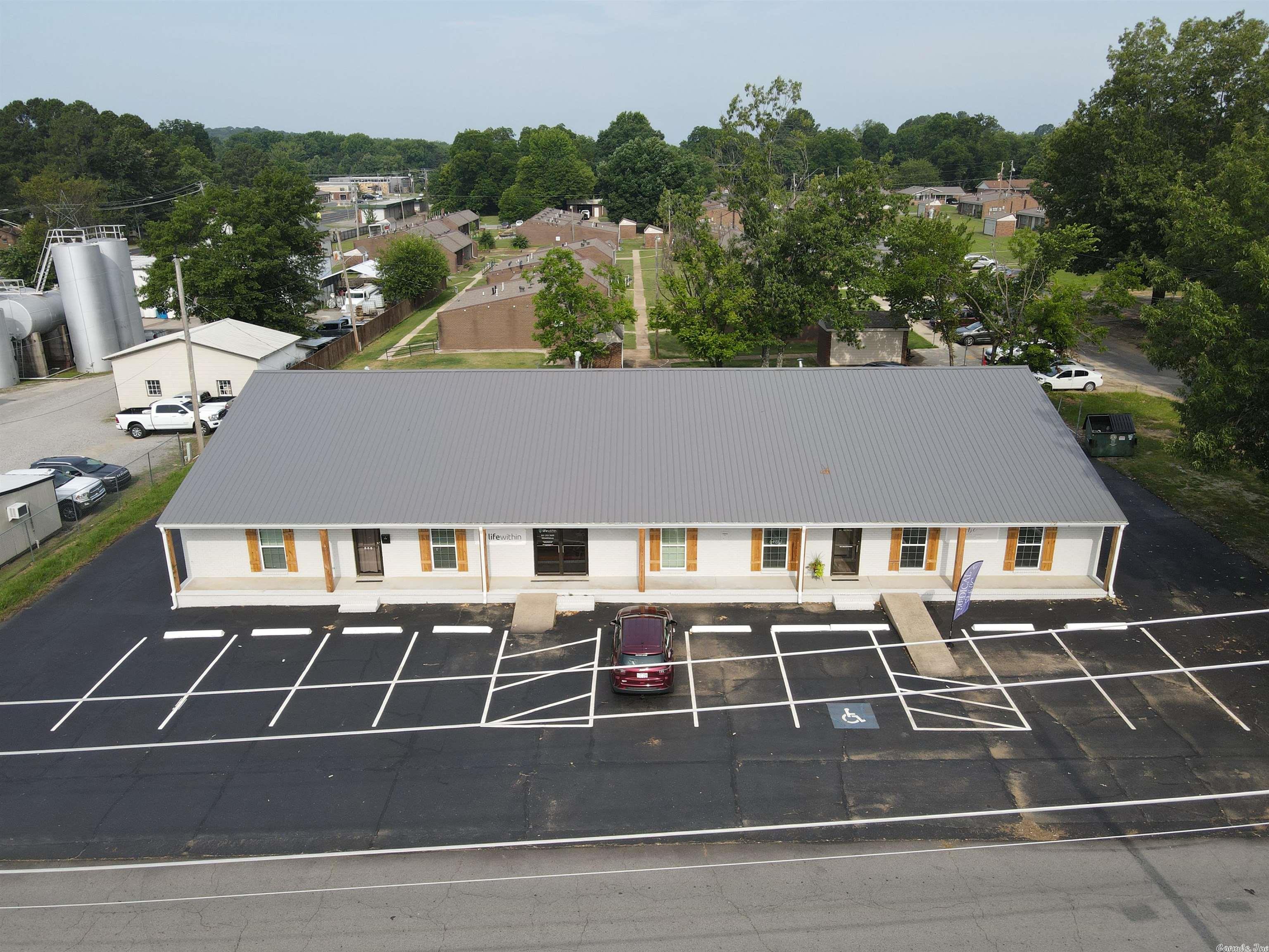 Woodruff - Commercial Lease