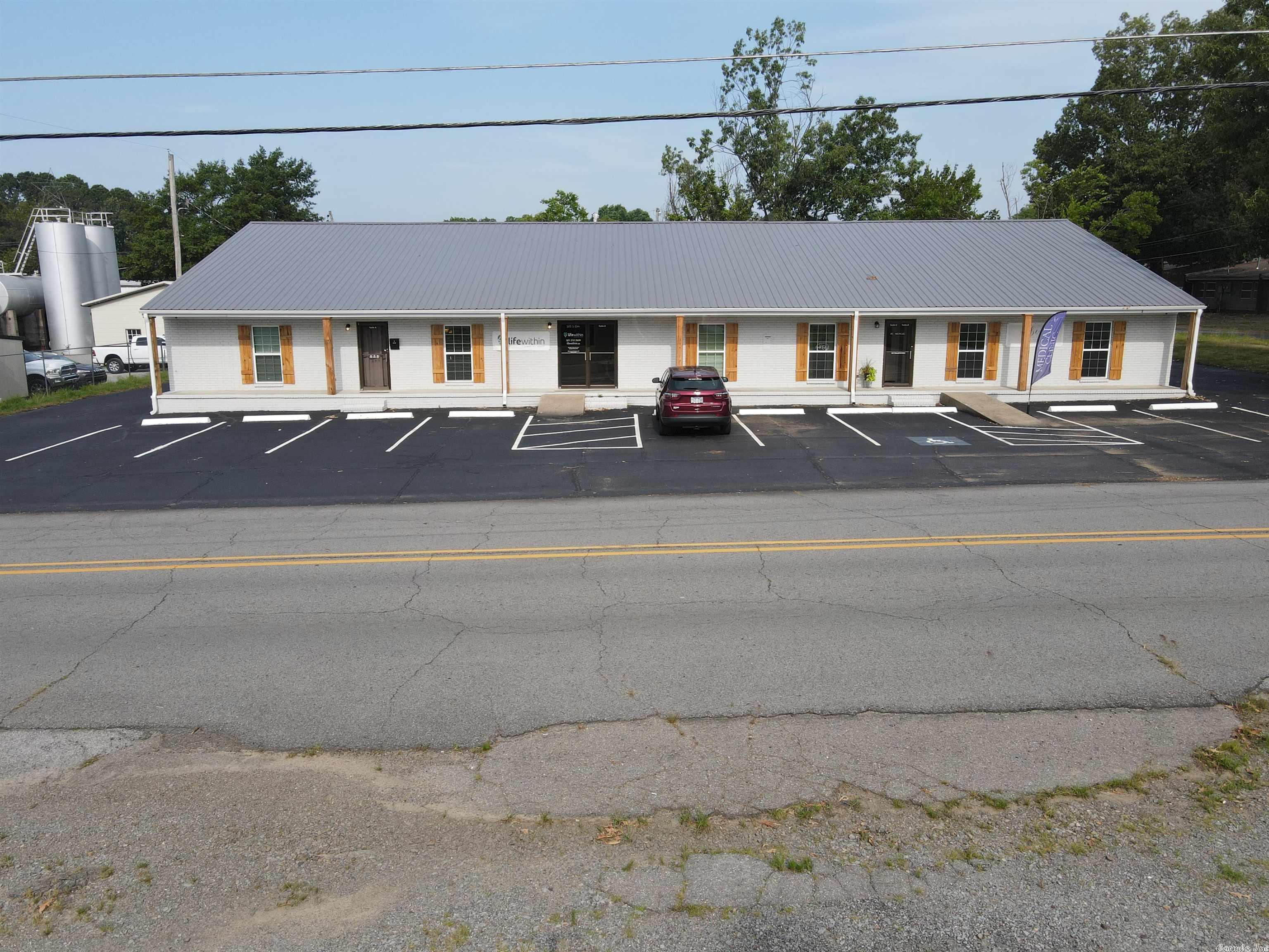 Woodruff - Commercial Lease