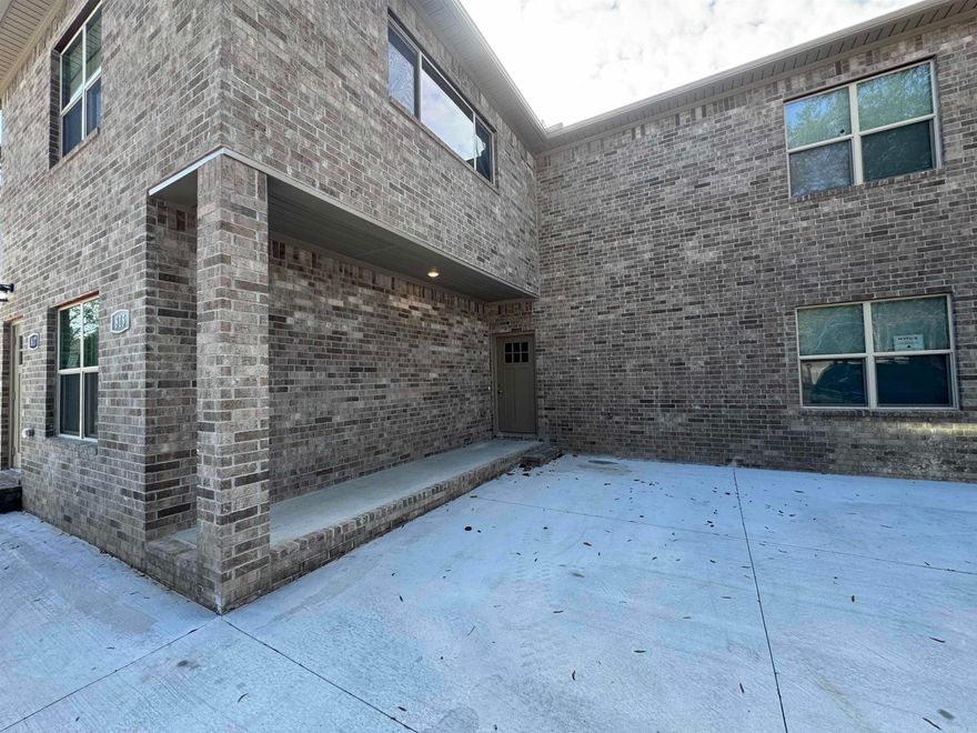 For Rent – 3 Bed | 2 Bath Duplex in Jacksonville!   BOOK YOUR SHOWING HERE https://link.backporchrealtors.com/widget/bookings/rental-showings-request  Welcome home to this beautifully built 3-bedroom, 2-bath duplex at 817 Ellis Street! This modern home features an open-concept layout with luxury vinyl plank flooring, neutral paint tones, and bright natural lighting throughout. The kitchen offers plenty of cabinet and counter space, granite countertops, dark shaker-style cabinetry, and modern appliances—perfect for cooking and entertaining. The spacious living area flows seamlessly into the dining and kitchen spaces, giving it a comfortable and airy feel. Enjoy a large primary bedroom with an ensuite-style setup, generous closet space, and ceiling fans in every room for added comfort. The dedicated laundry room makes chores simple, and the private entrance with covered patio adds a welcoming touch. Outside, you’ll find ample parking space and a well-maintained exterior with classic brick construction.   Rent: $1,475/month  Security Deposit: $1,475  No Pets Allowed   Call today to schedule a showing! Elizabeth O’Neill 501-251-3065  Back Porch Realty 501-600-SOLD