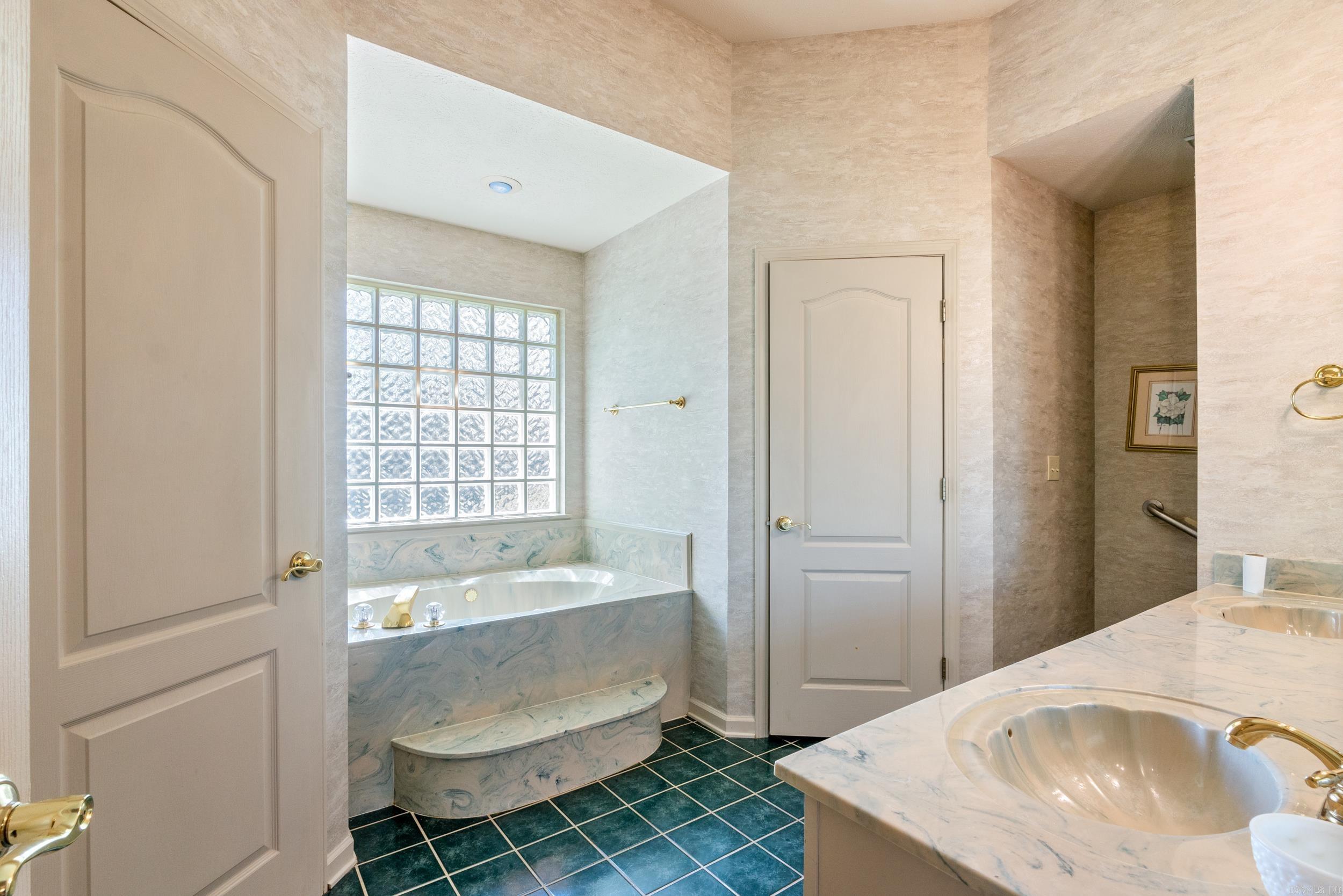 KROOKED KREEK - Residential