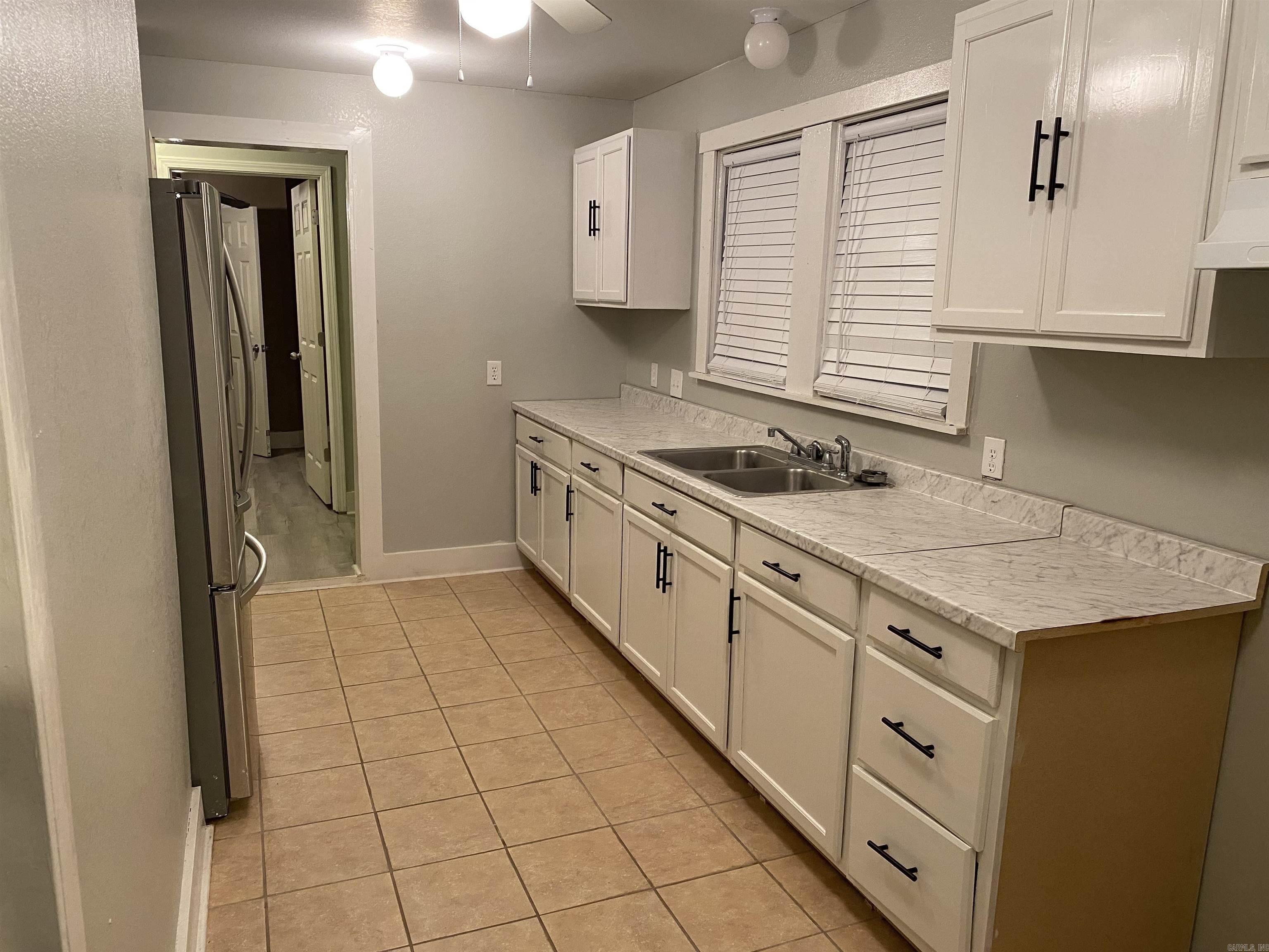 CLIFTONS ADDN - Residential