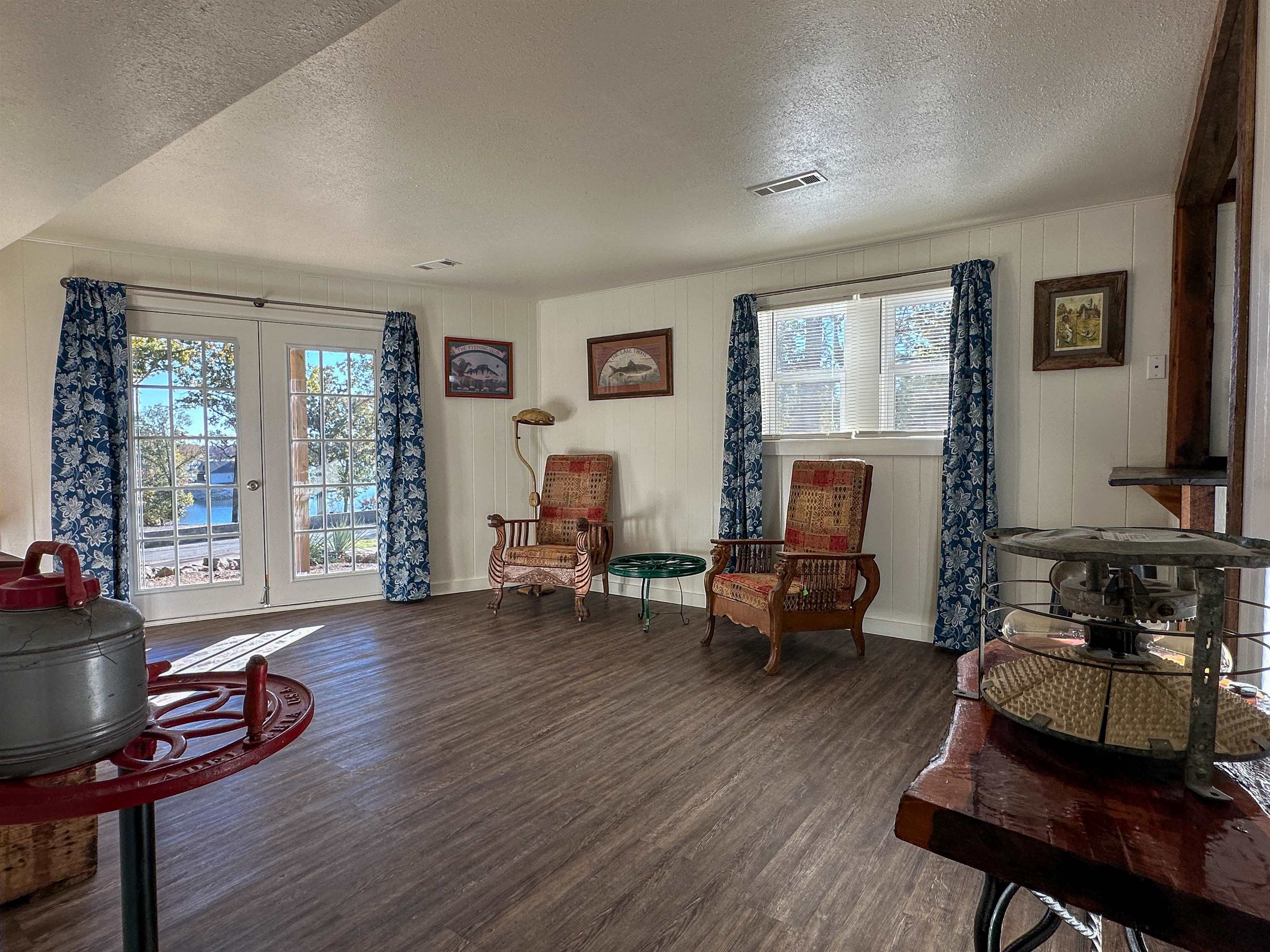 EMERALD COVE - Residential