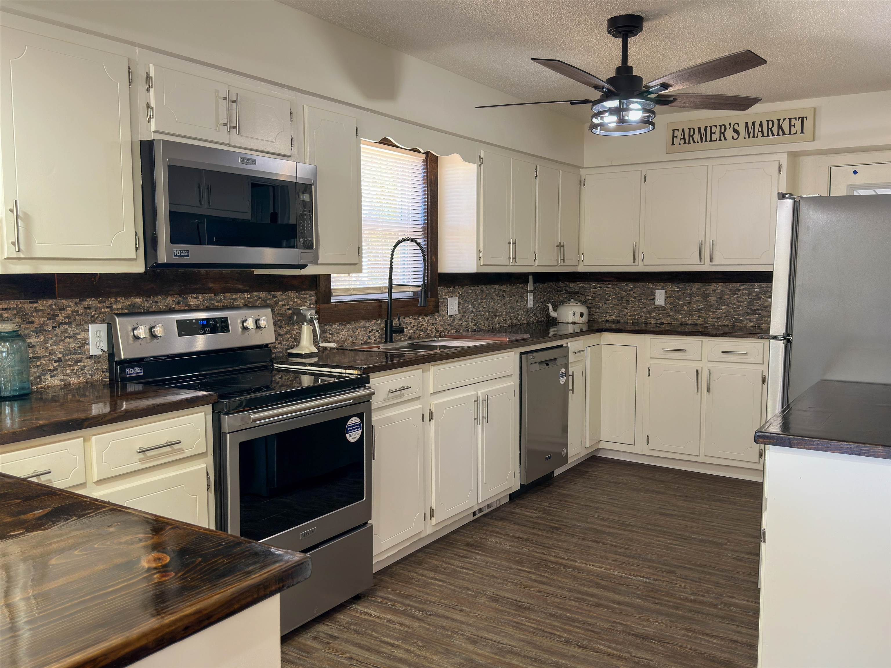 EMERALD COVE - Residential