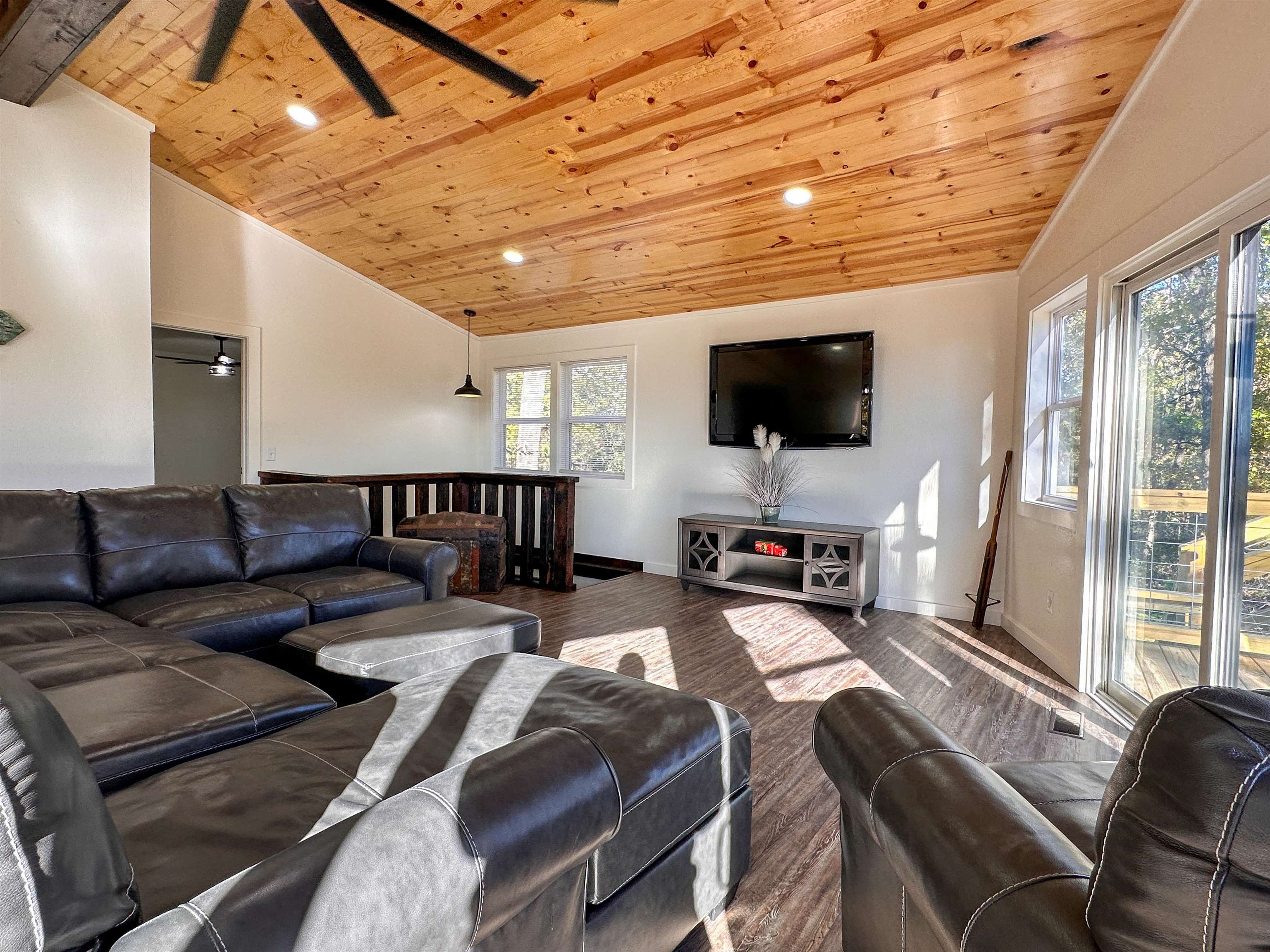 EMERALD COVE - Residential