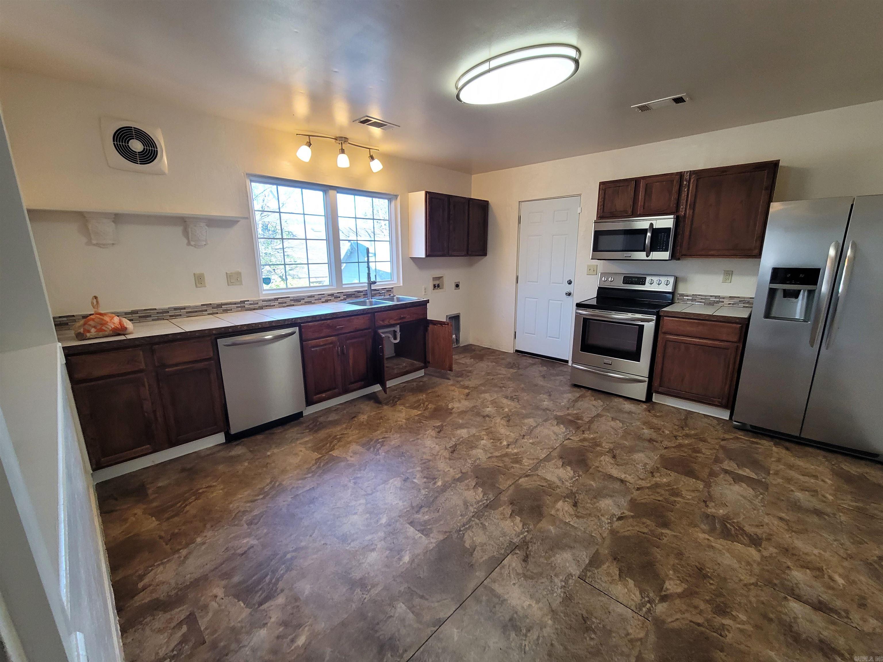 Dierks-Hays - Residential Lease
