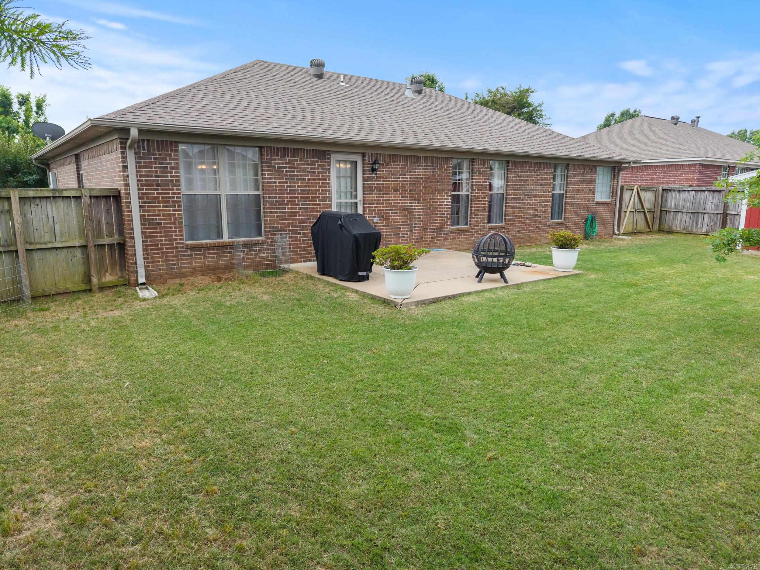 JUSTIN PLACE - Residential