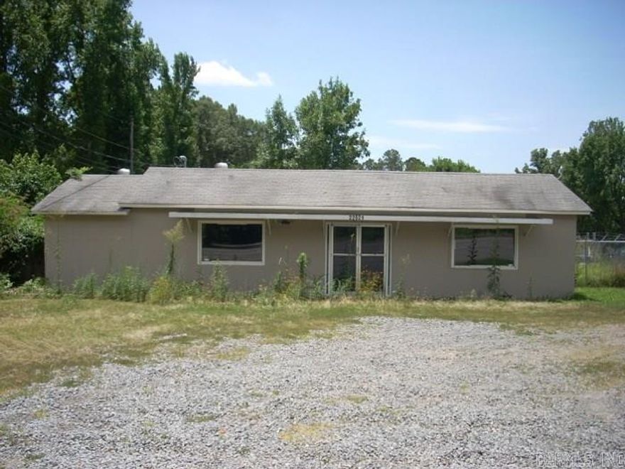 Perfect place to start your small business or Service Company. Small efficiency kitchen, 1 restroom, office space with custom window. Good highway access. Large 1160 Sq. Ft. warehouse/work area with single garage access & attached to main building. Sq. Ft. approx. measuring encouraged. See Agent Remarks!