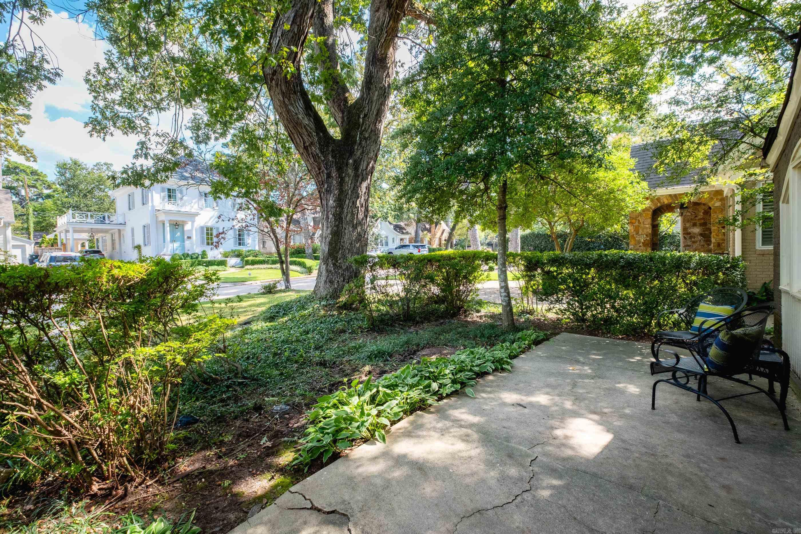 SHADOWLAWN - Residential