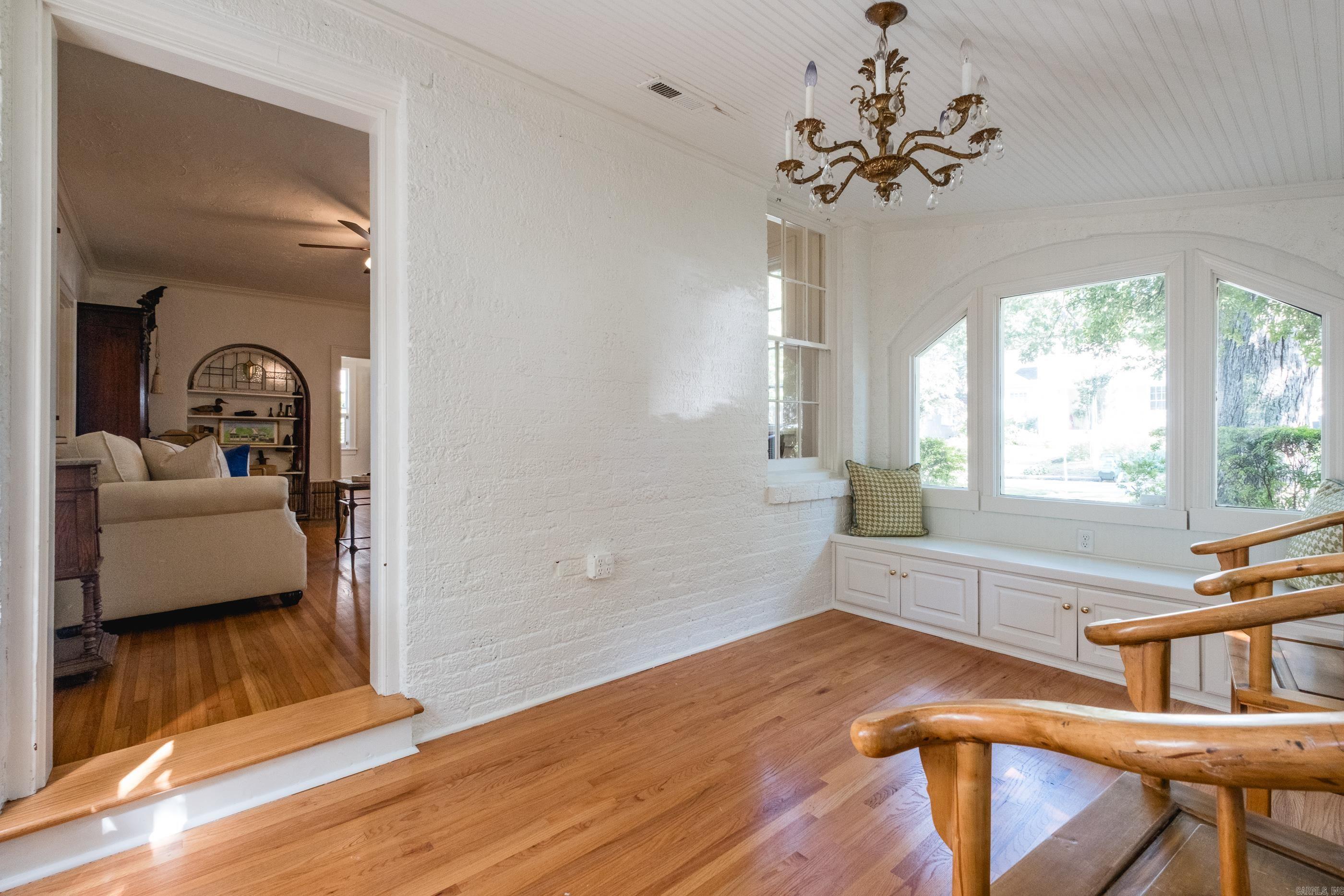 SHADOWLAWN - Residential