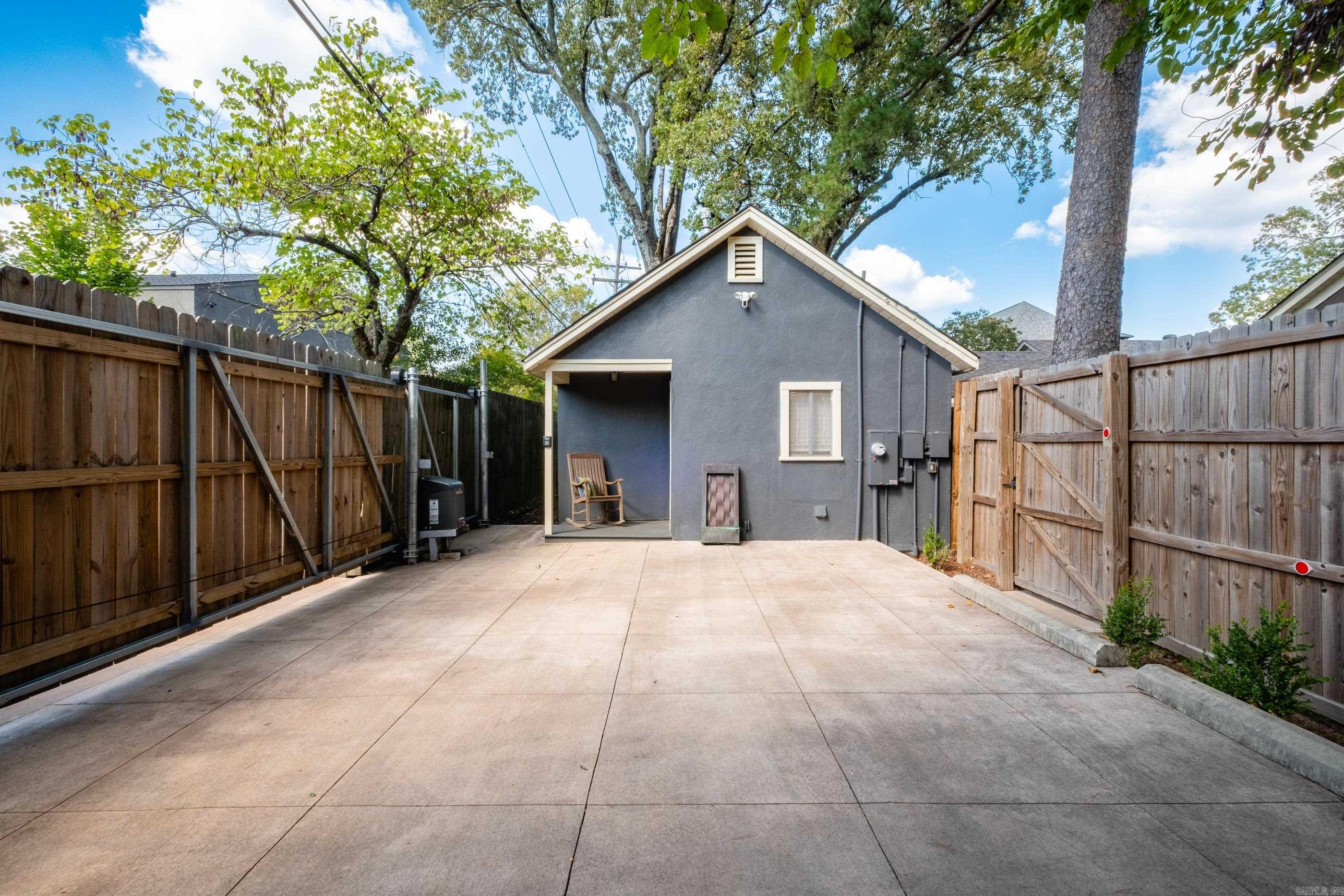 SHADOWLAWN - Residential