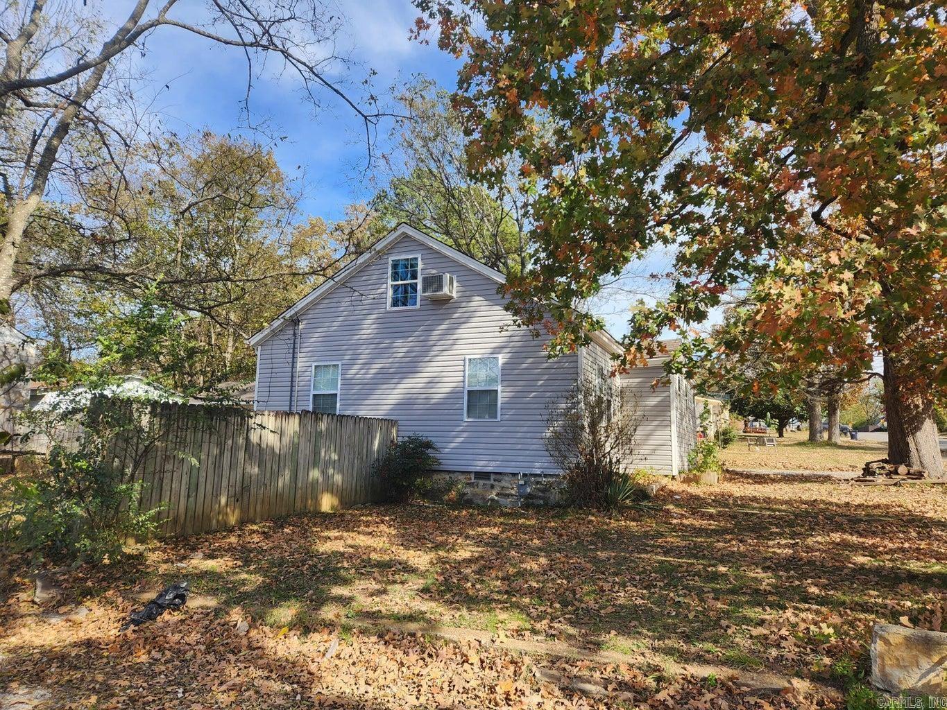 MAXFIELD WEST - Residential