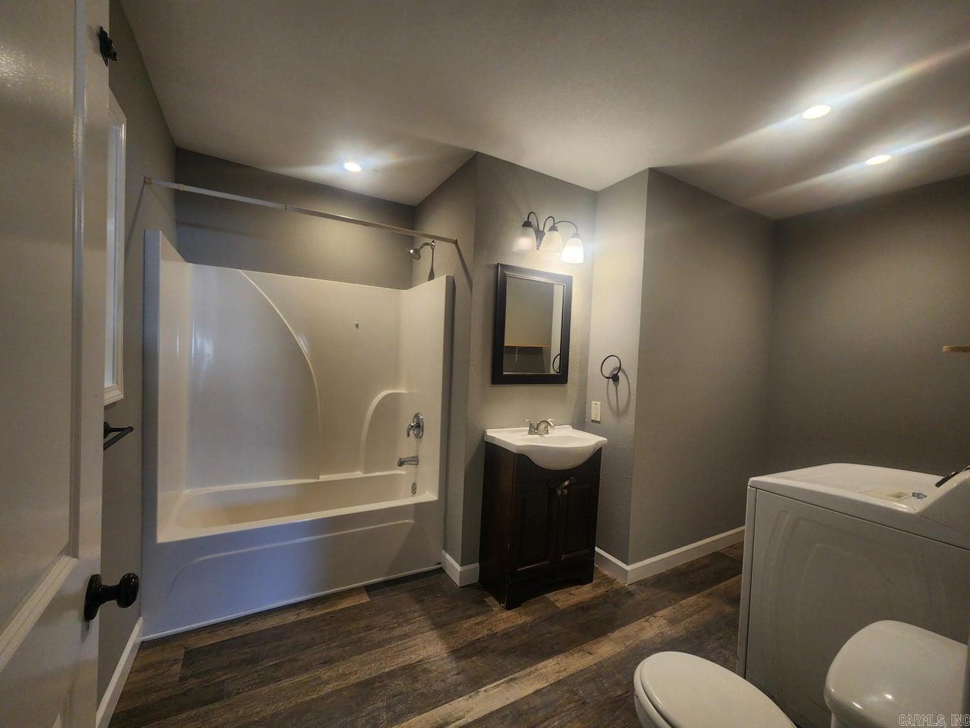 MAXFIELD WEST - Residential