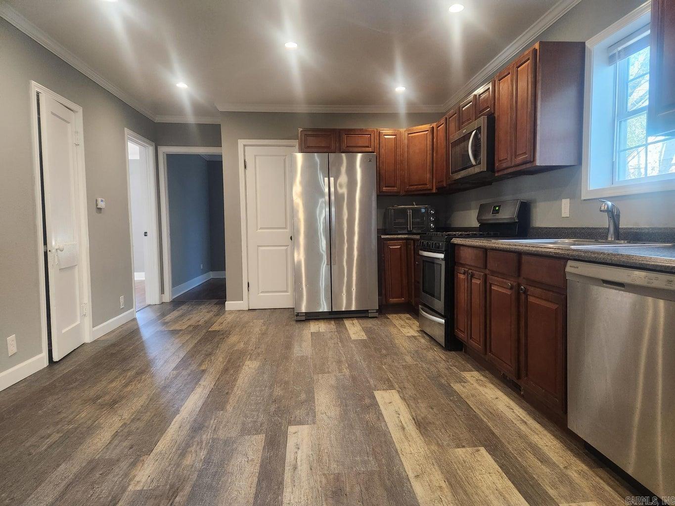 MAXFIELD WEST - Residential