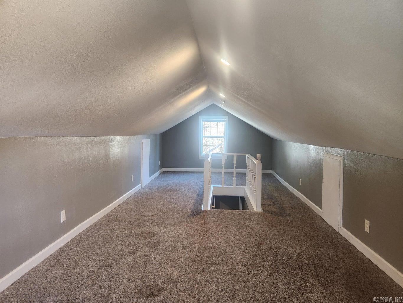 MAXFIELD WEST - Residential