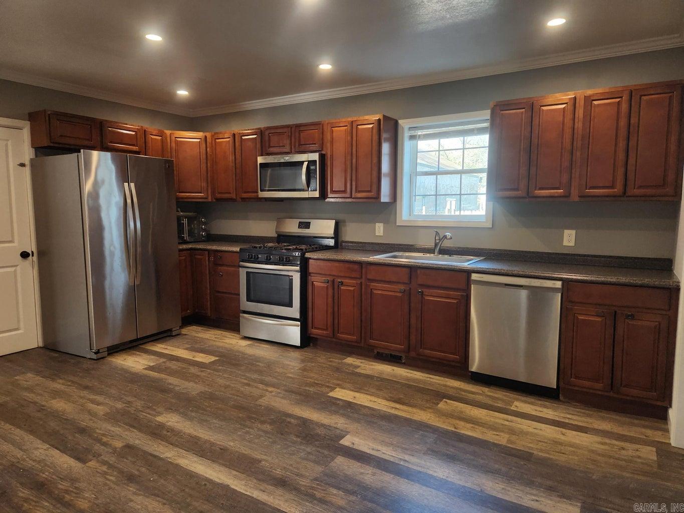 MAXFIELD WEST - Residential