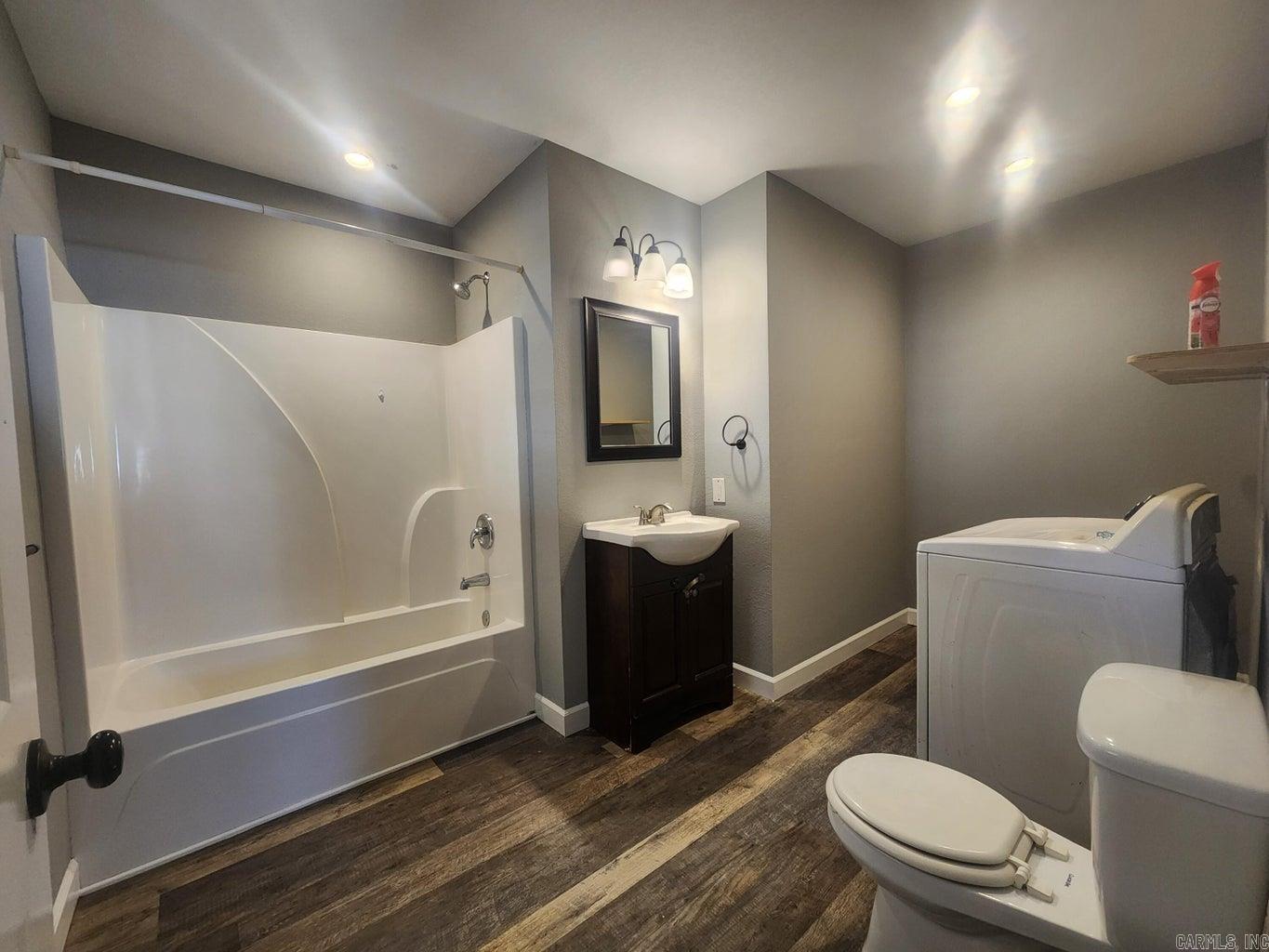 MAXFIELD WEST - Residential