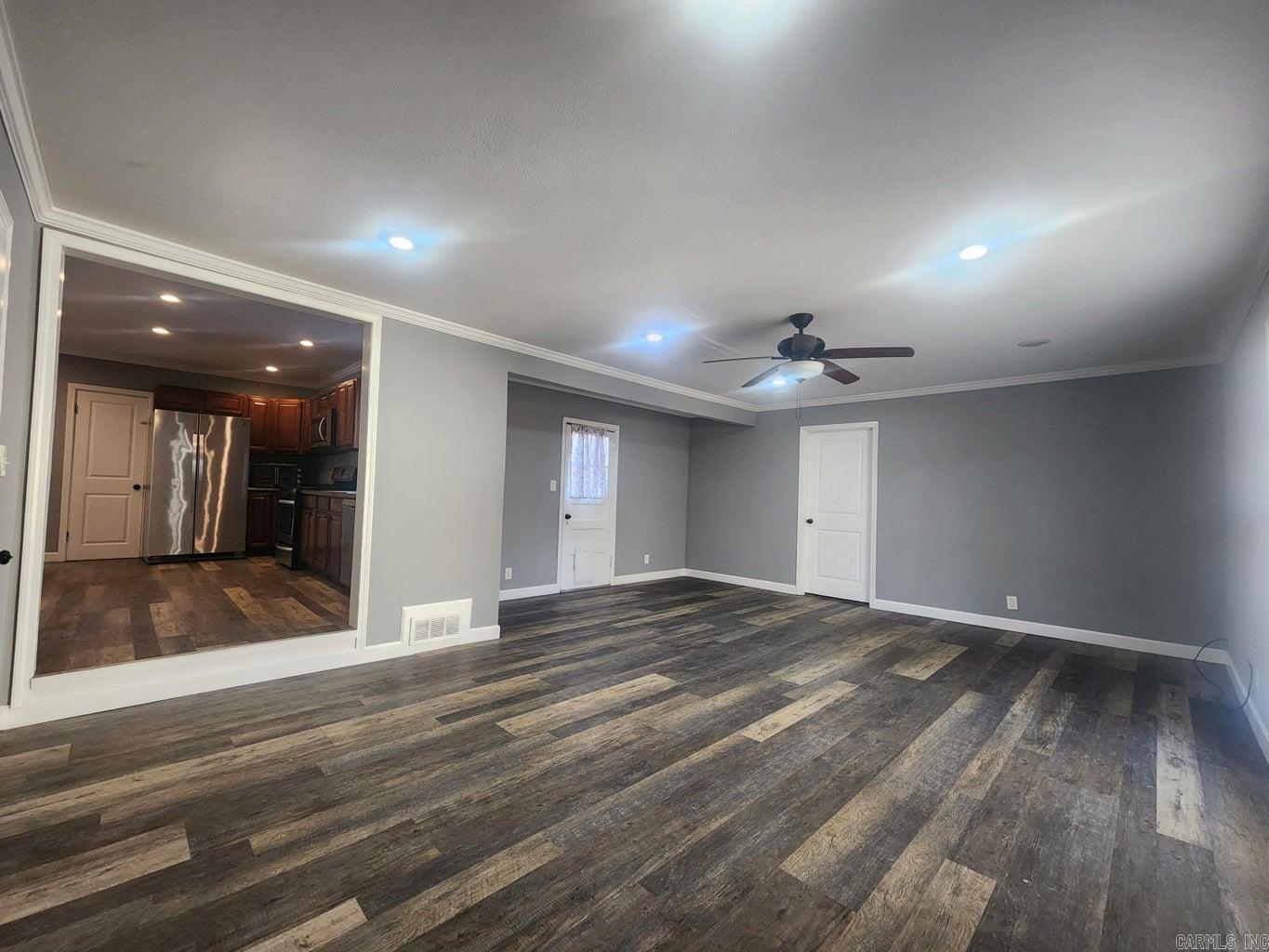 MAXFIELD WEST - Residential