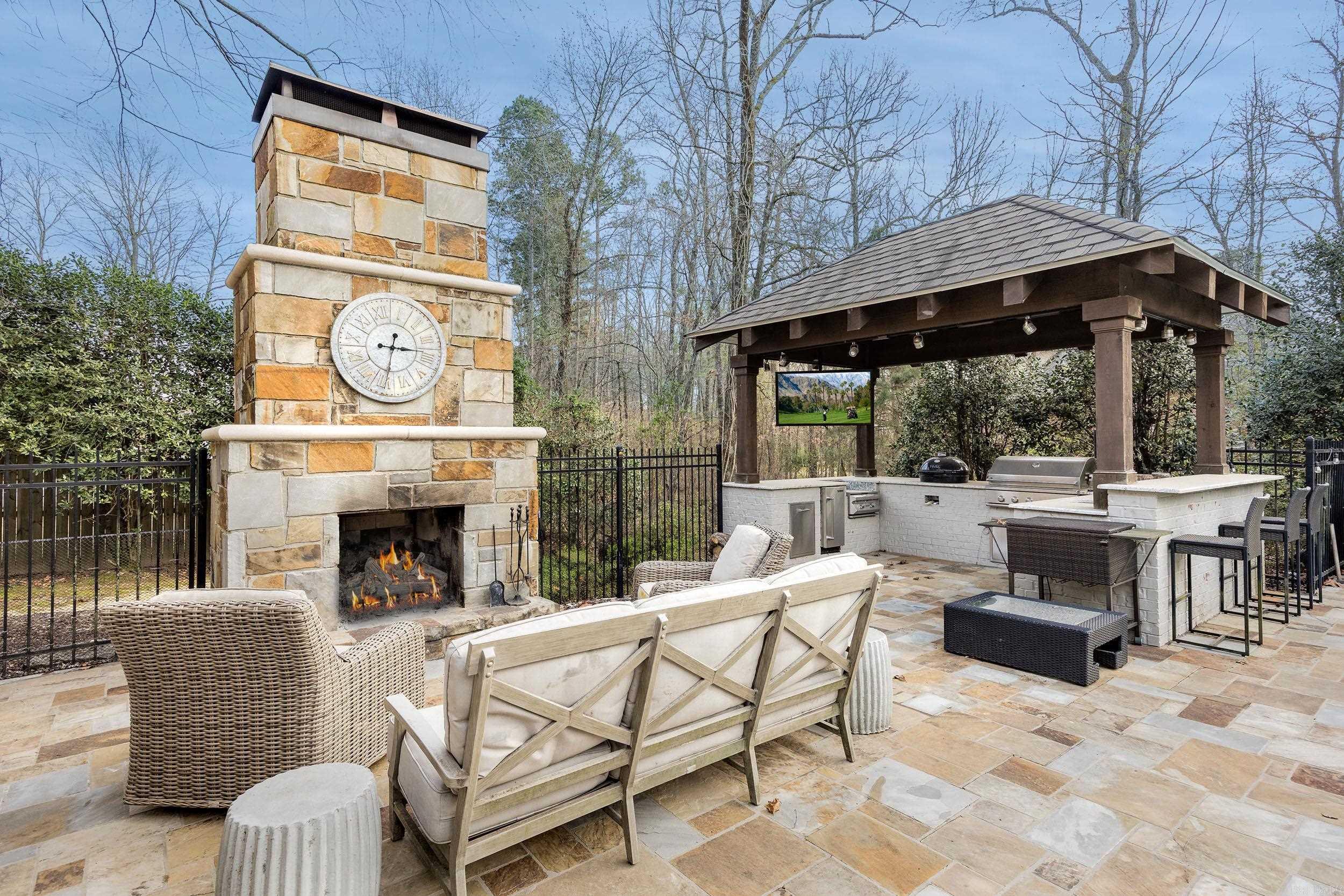 CHENAL VALLEY SOLOGNE CIRCLE - Residential