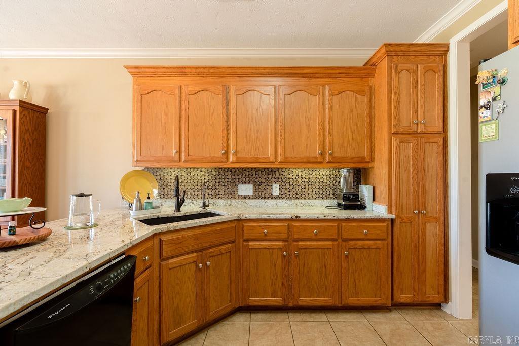 LOST CREEK - Residential