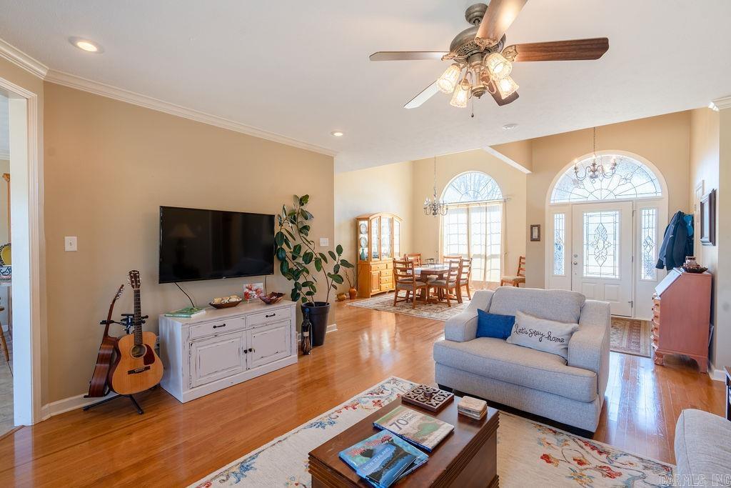 LOST CREEK - Residential