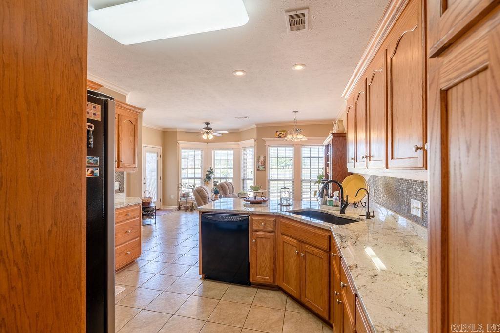 LOST CREEK - Residential