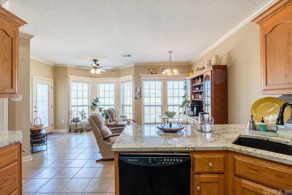 LOST CREEK - Residential