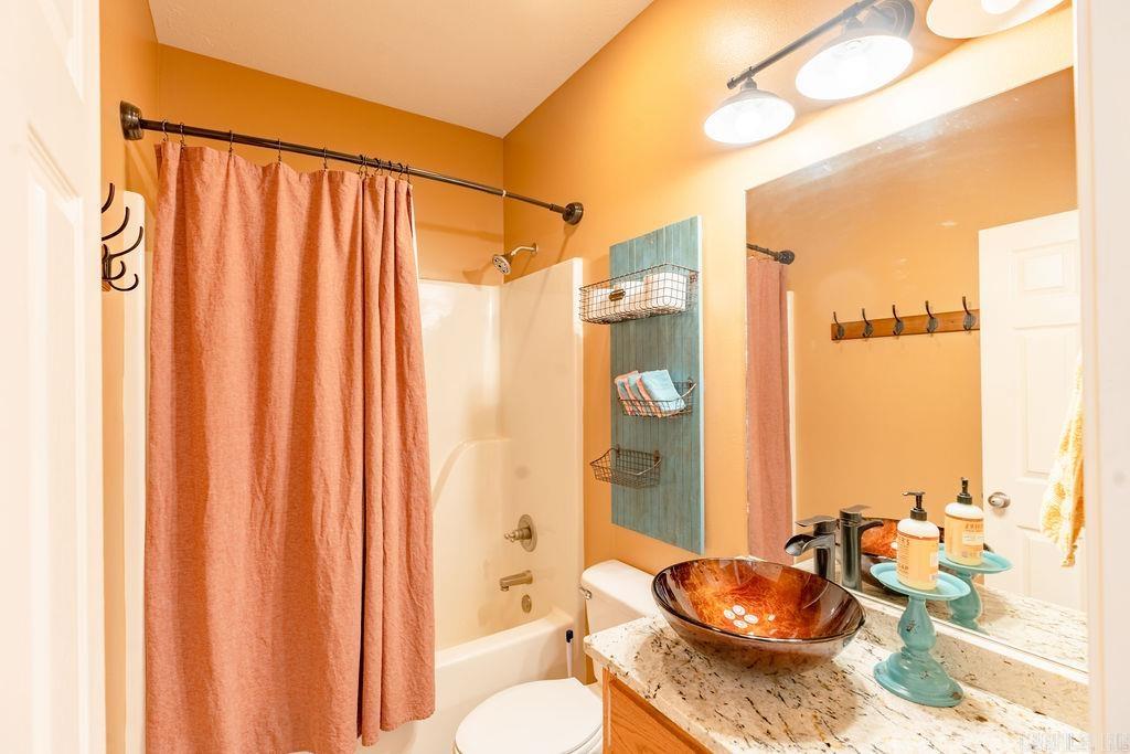 LOST CREEK - Residential