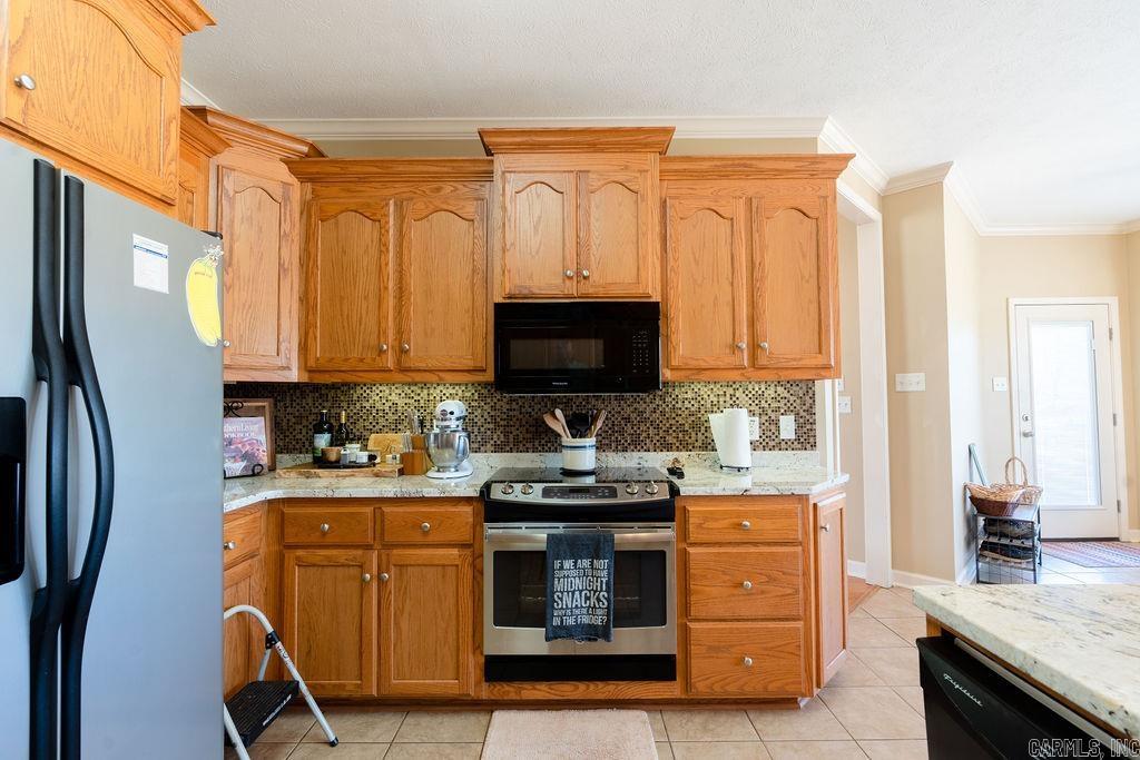 LOST CREEK - Residential