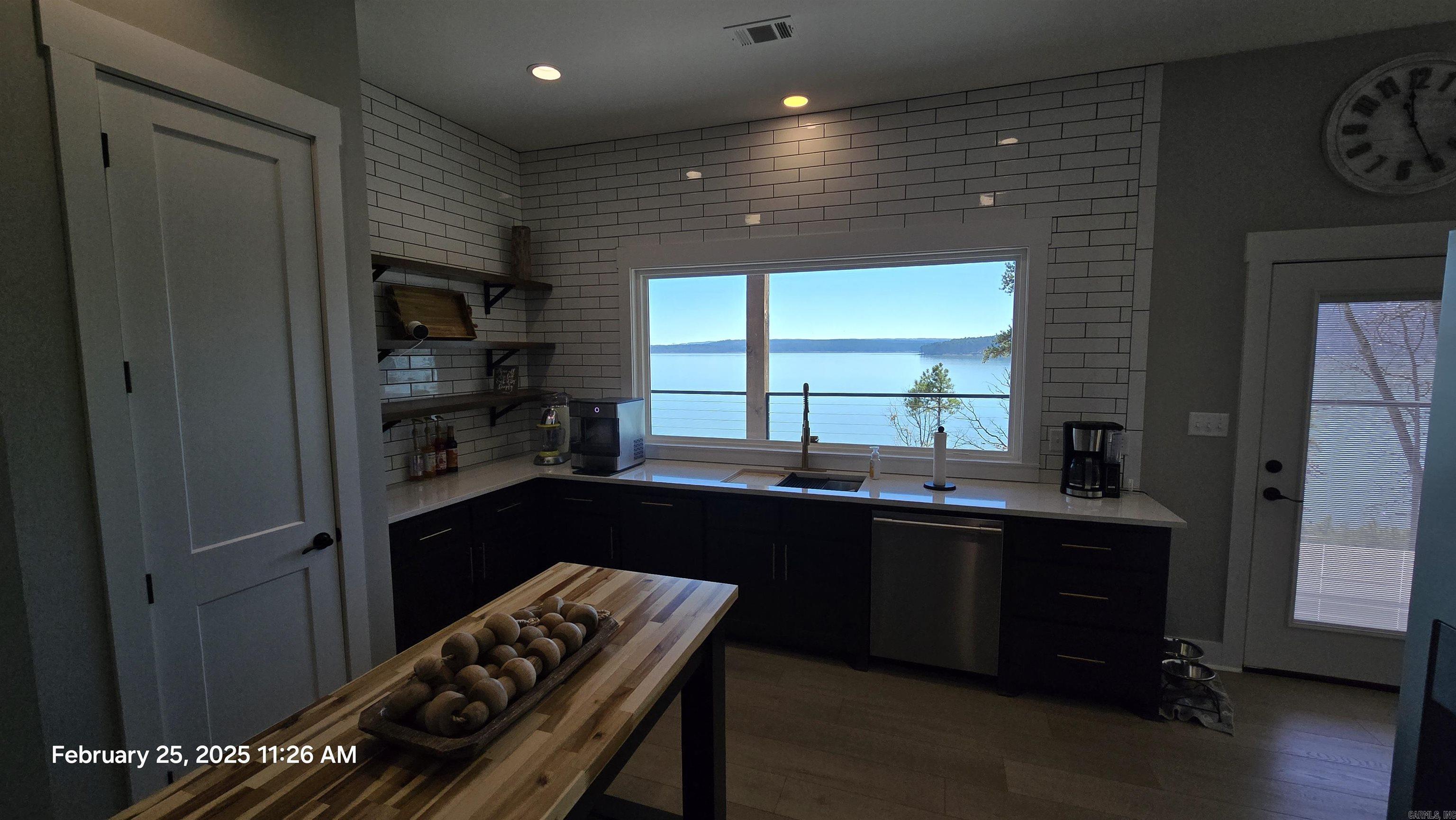 HAMILTON HILLS - Residential