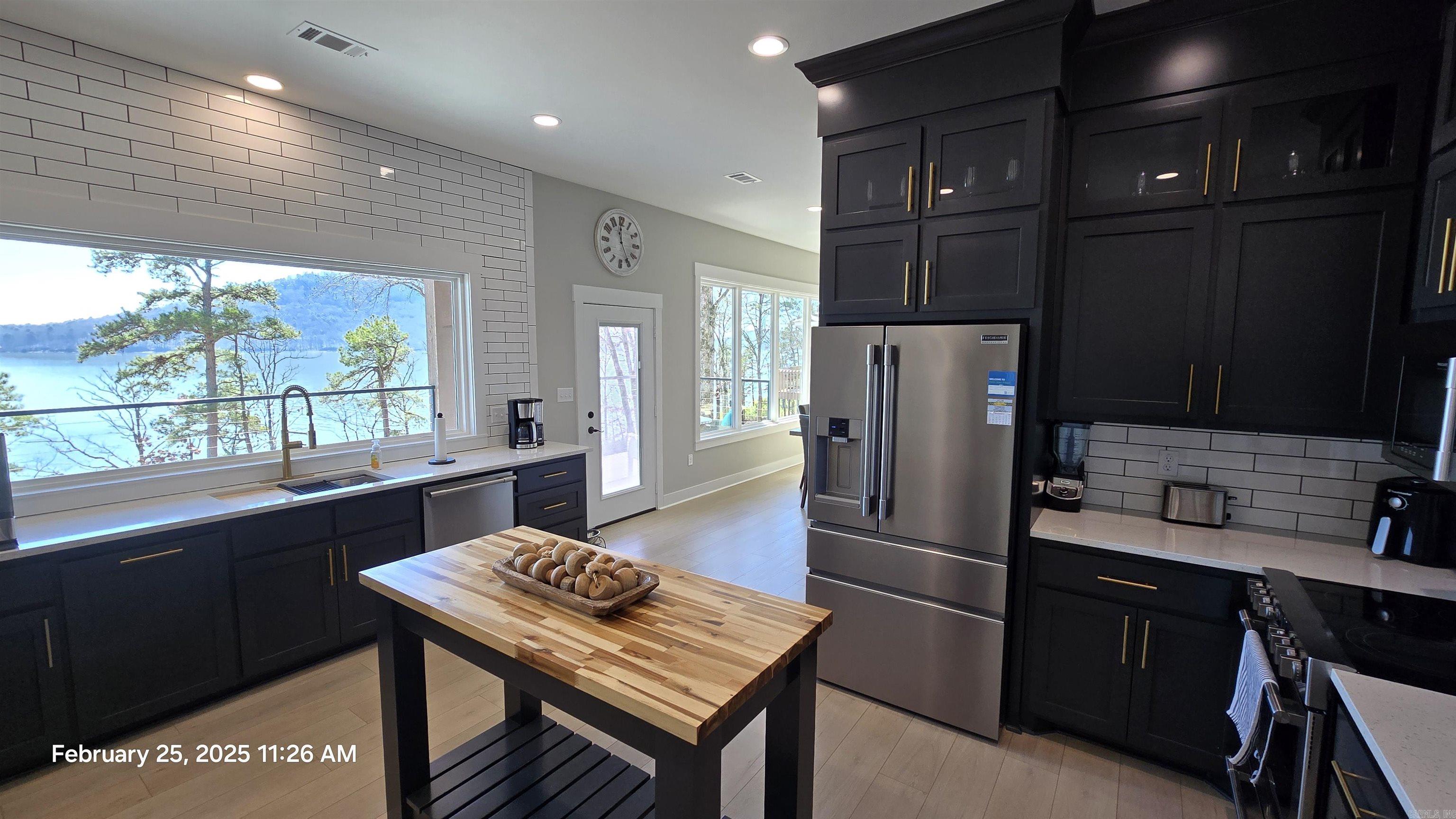 HAMILTON HILLS - Residential