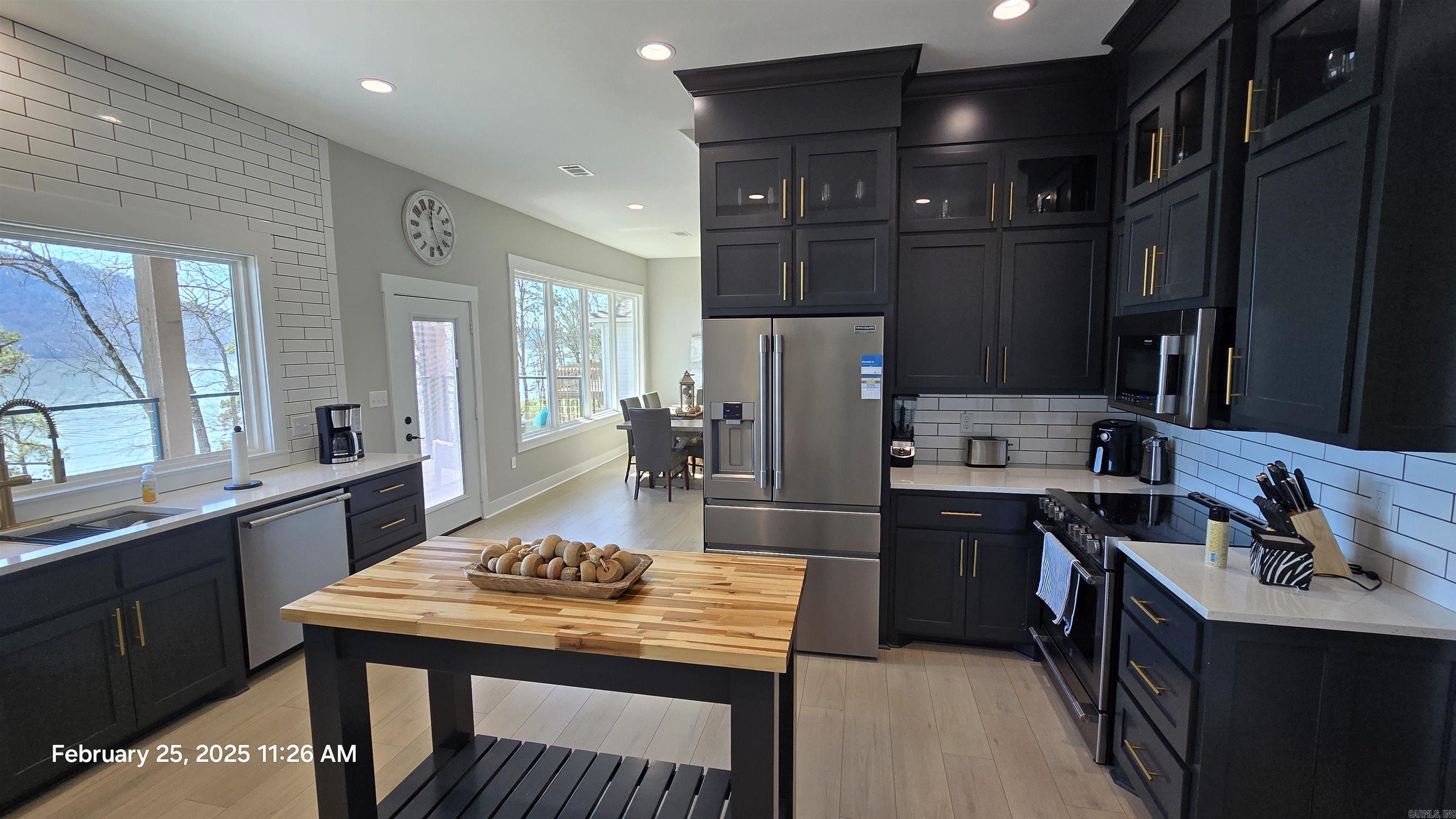 HAMILTON HILLS - Residential