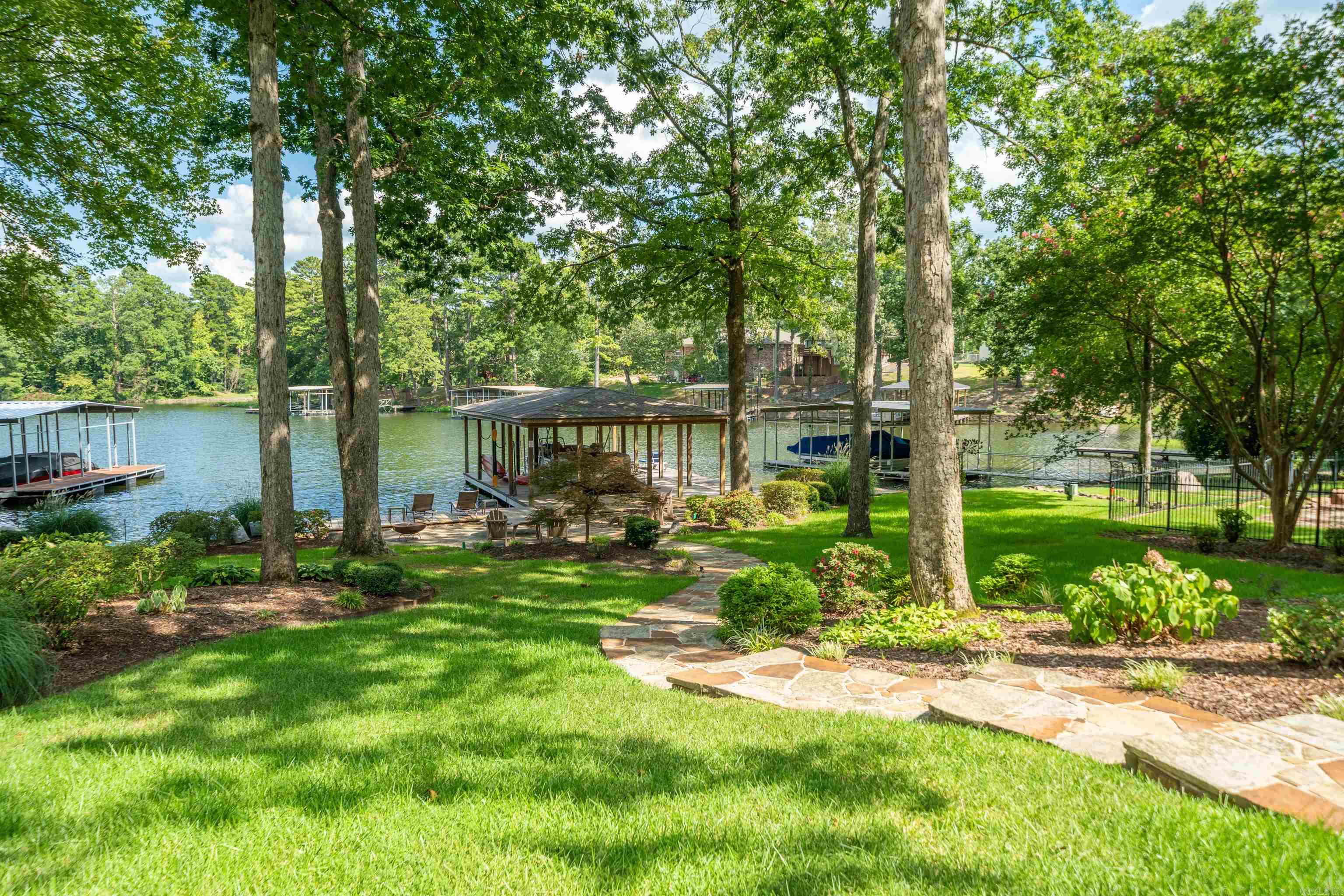 Stonegate Shores - Residential