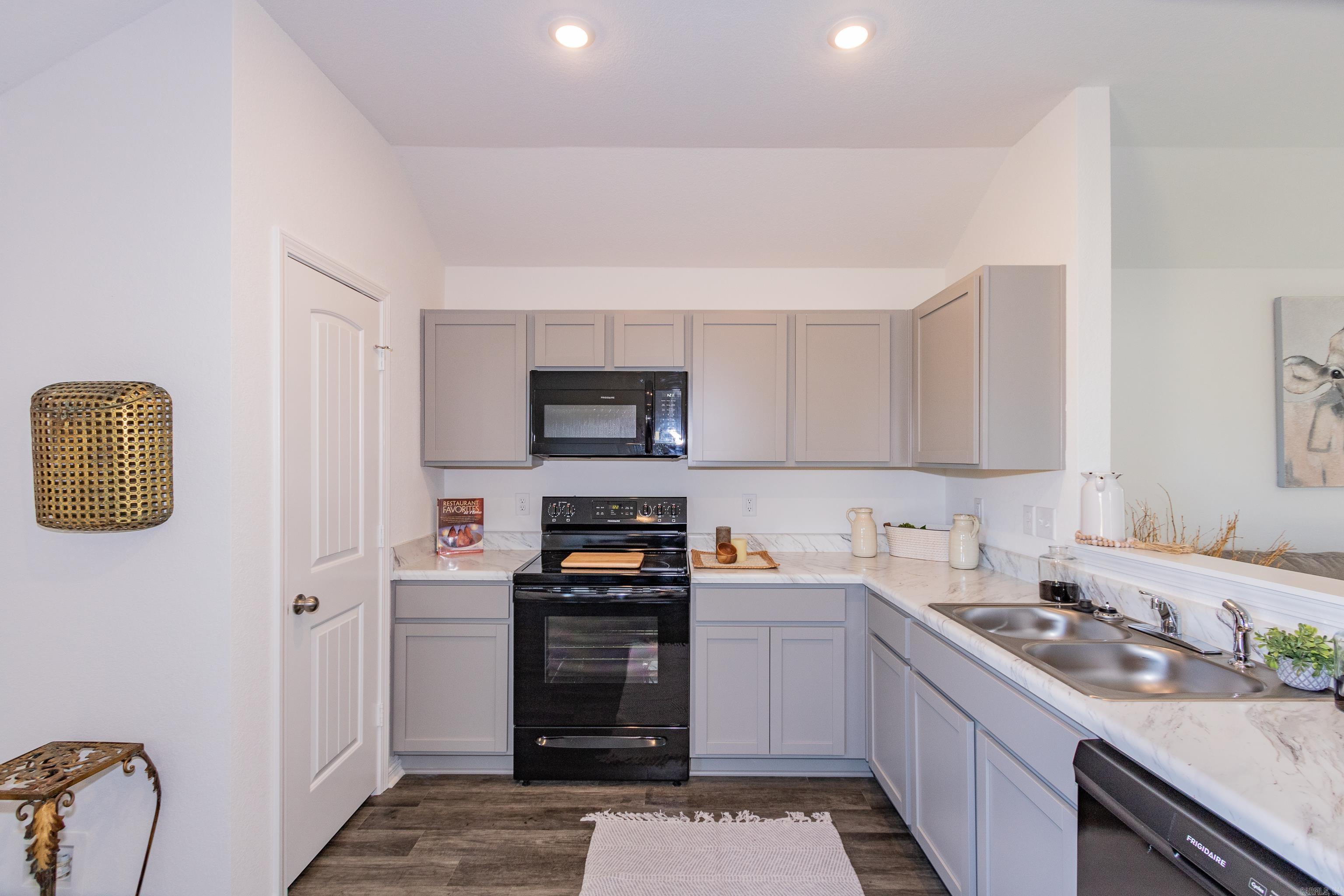 THE MEADOWS - Residential