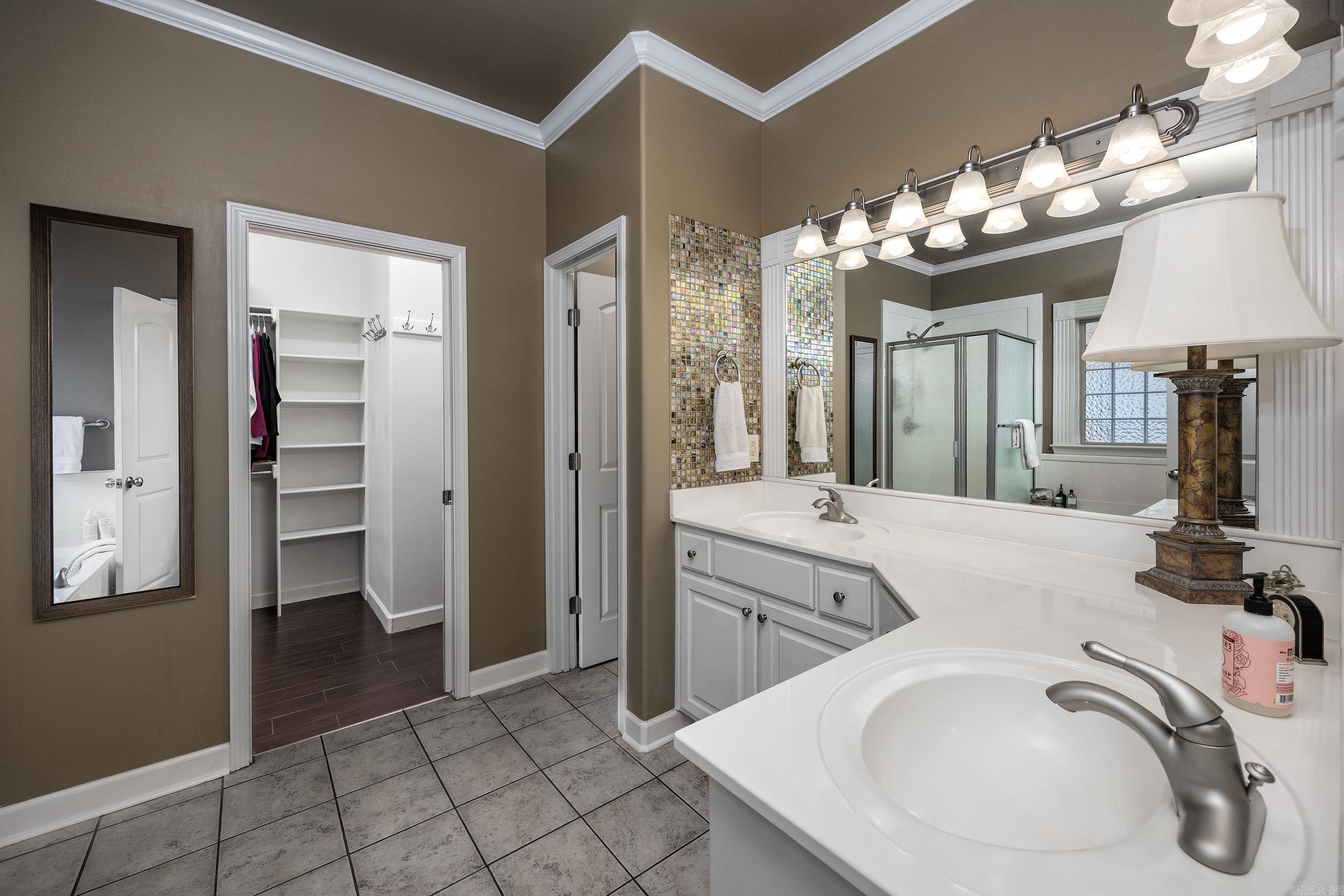 WINDSOR HILLS ADDN - Residential